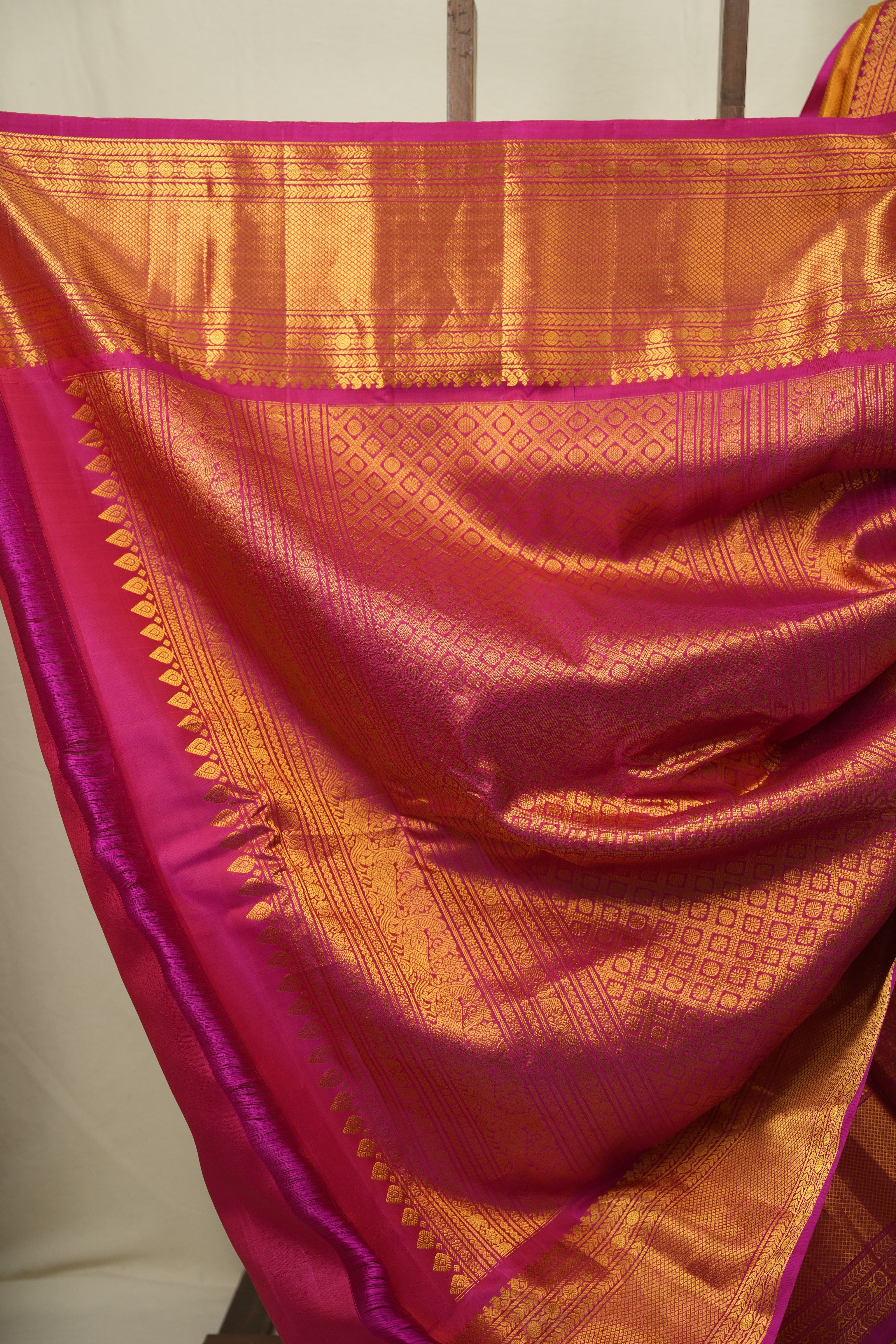 Golden Gadwal Silk Saree - SRGGSS652