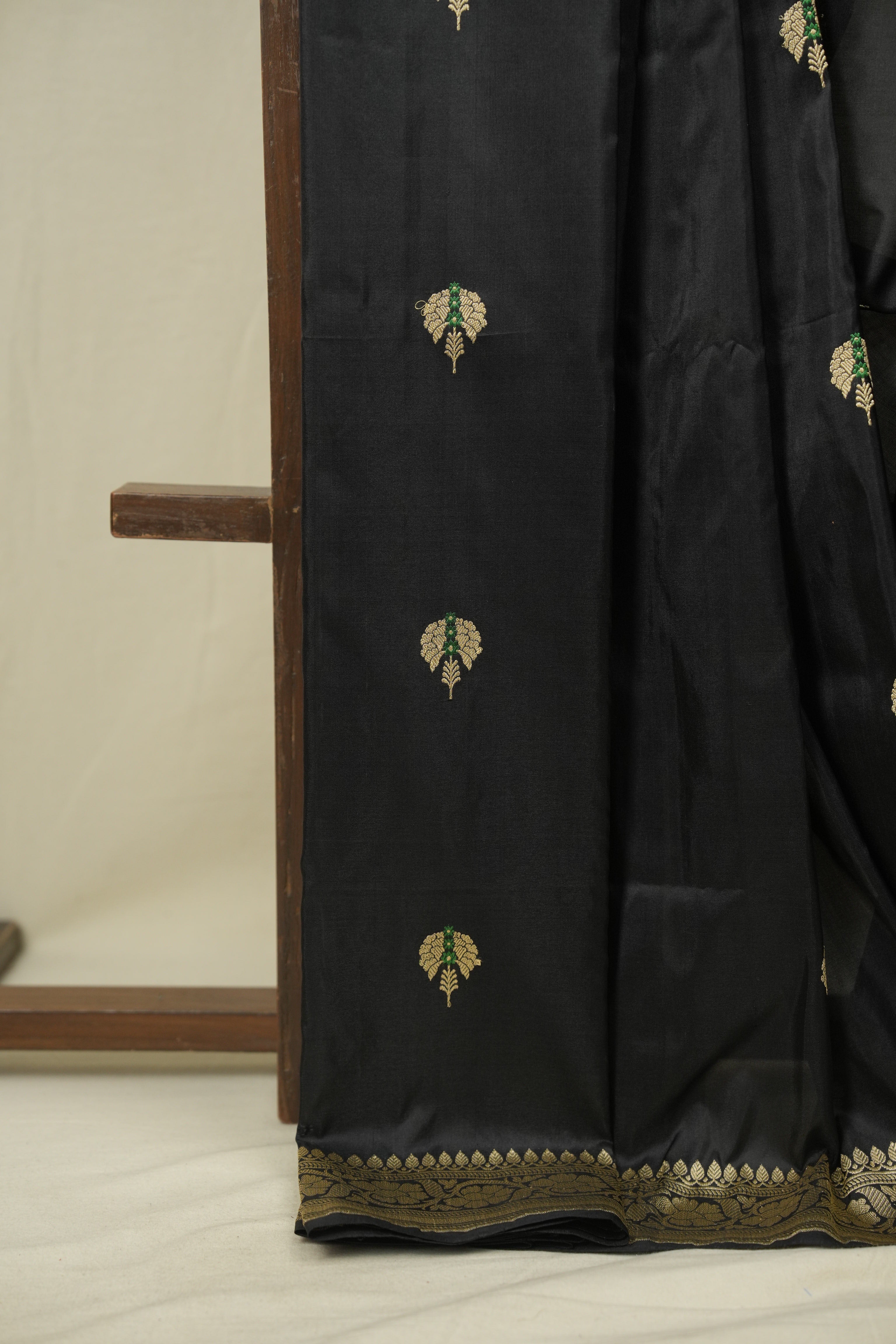Black Banarasi Silk Saree - SRBBSS976