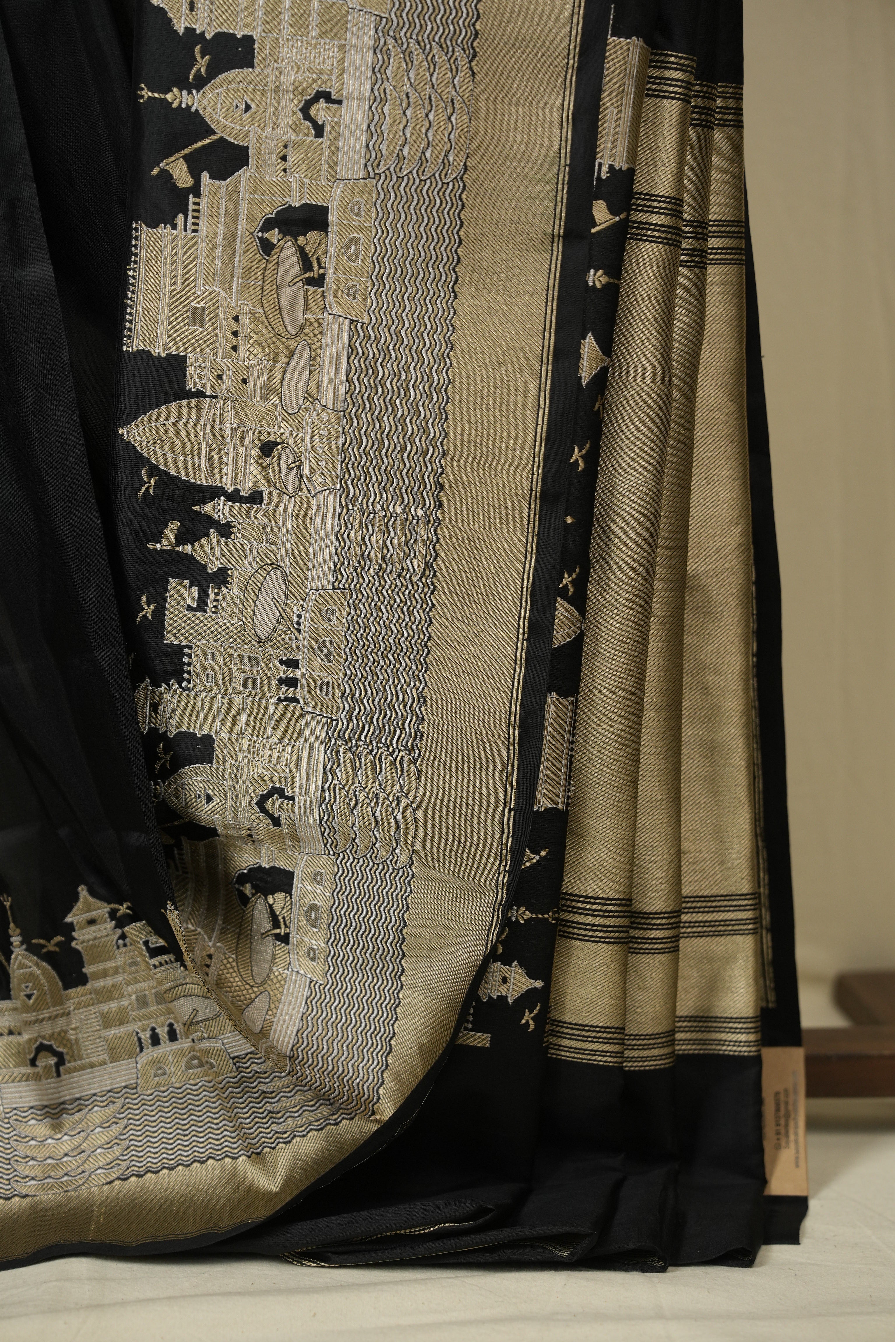 Black Banarasi Silk Saree - SRBBSS981