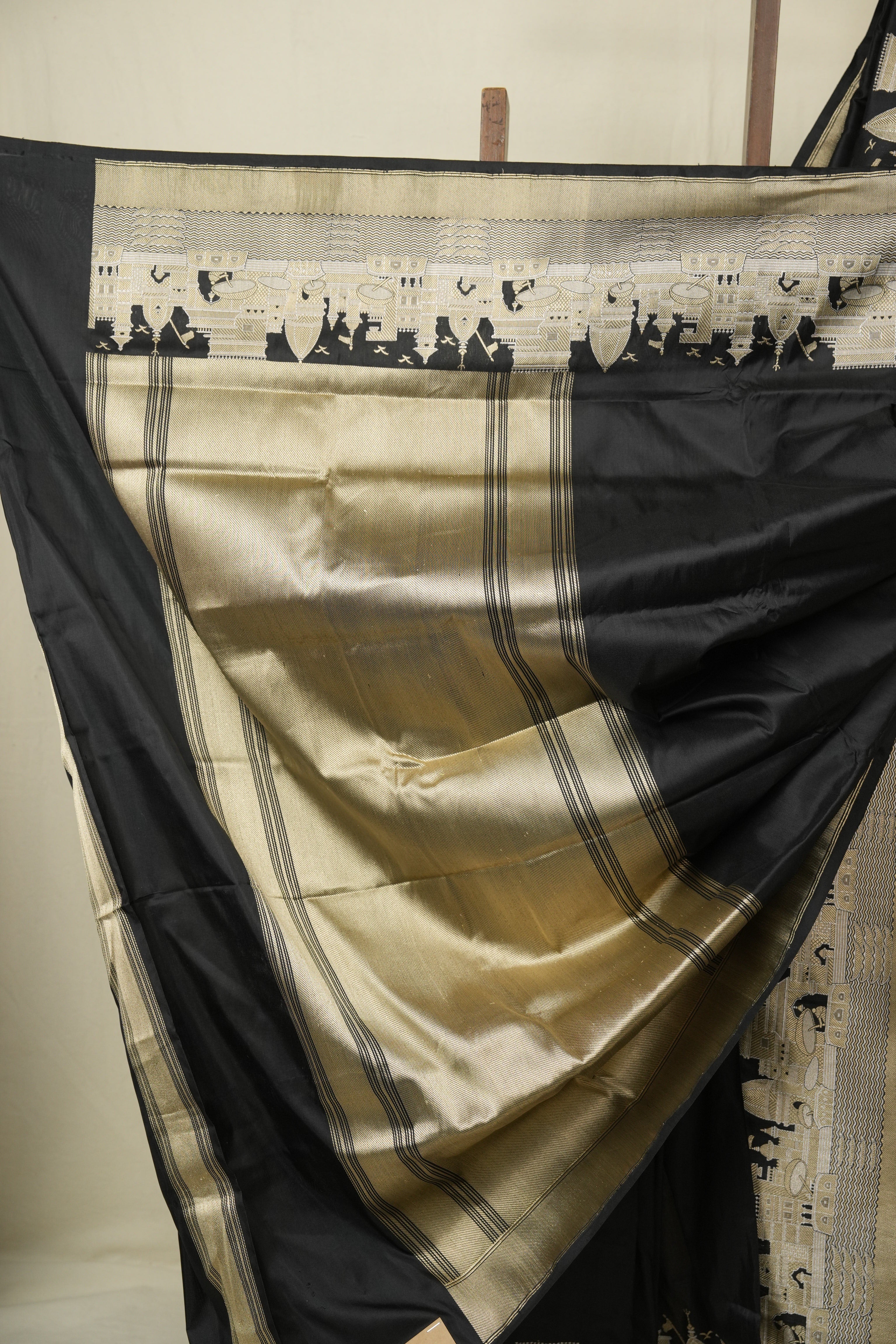 Black Banarasi Silk Saree - SRBBSS981