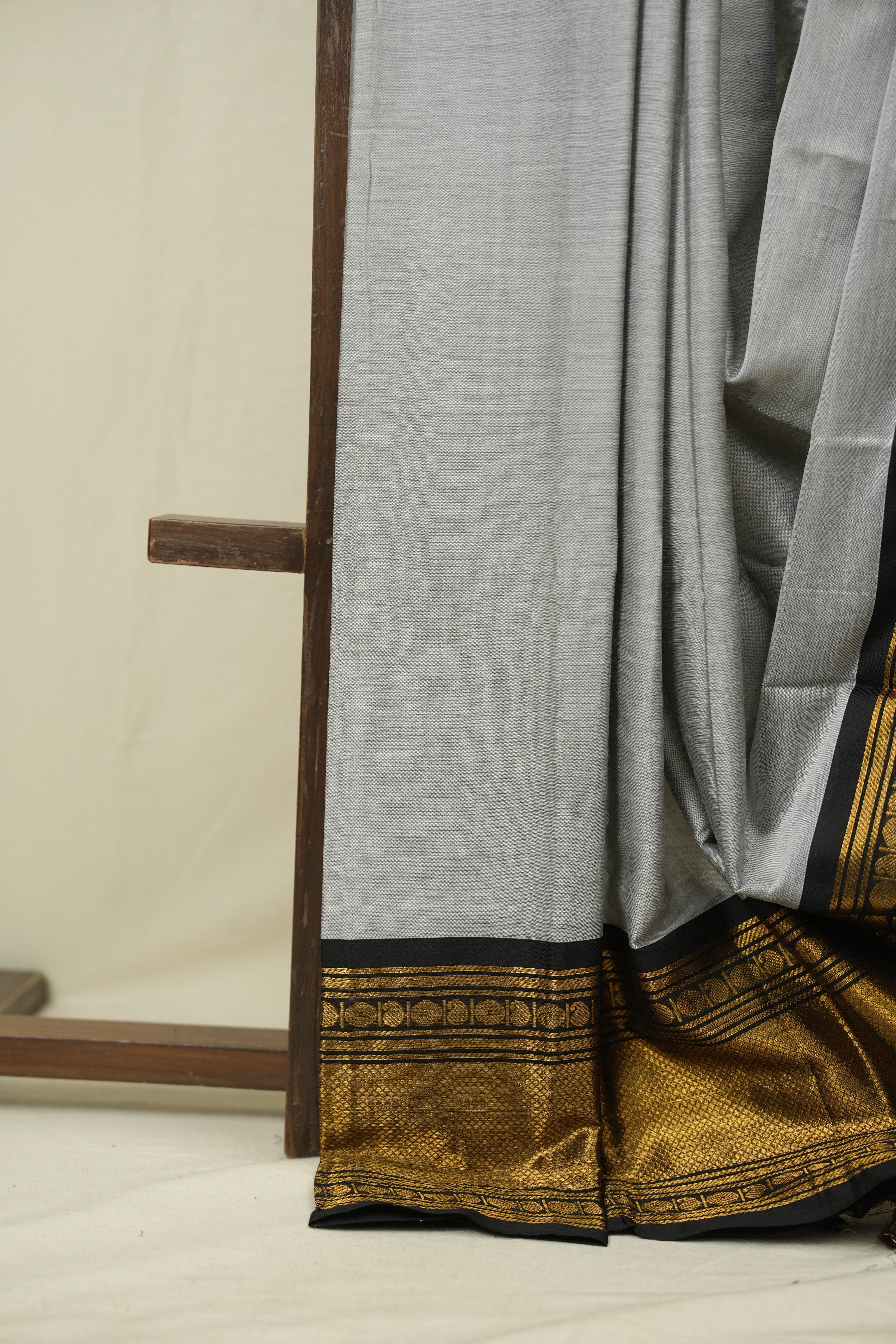 Grey Narayan Peth Cotton Saree - SRGNPCS68