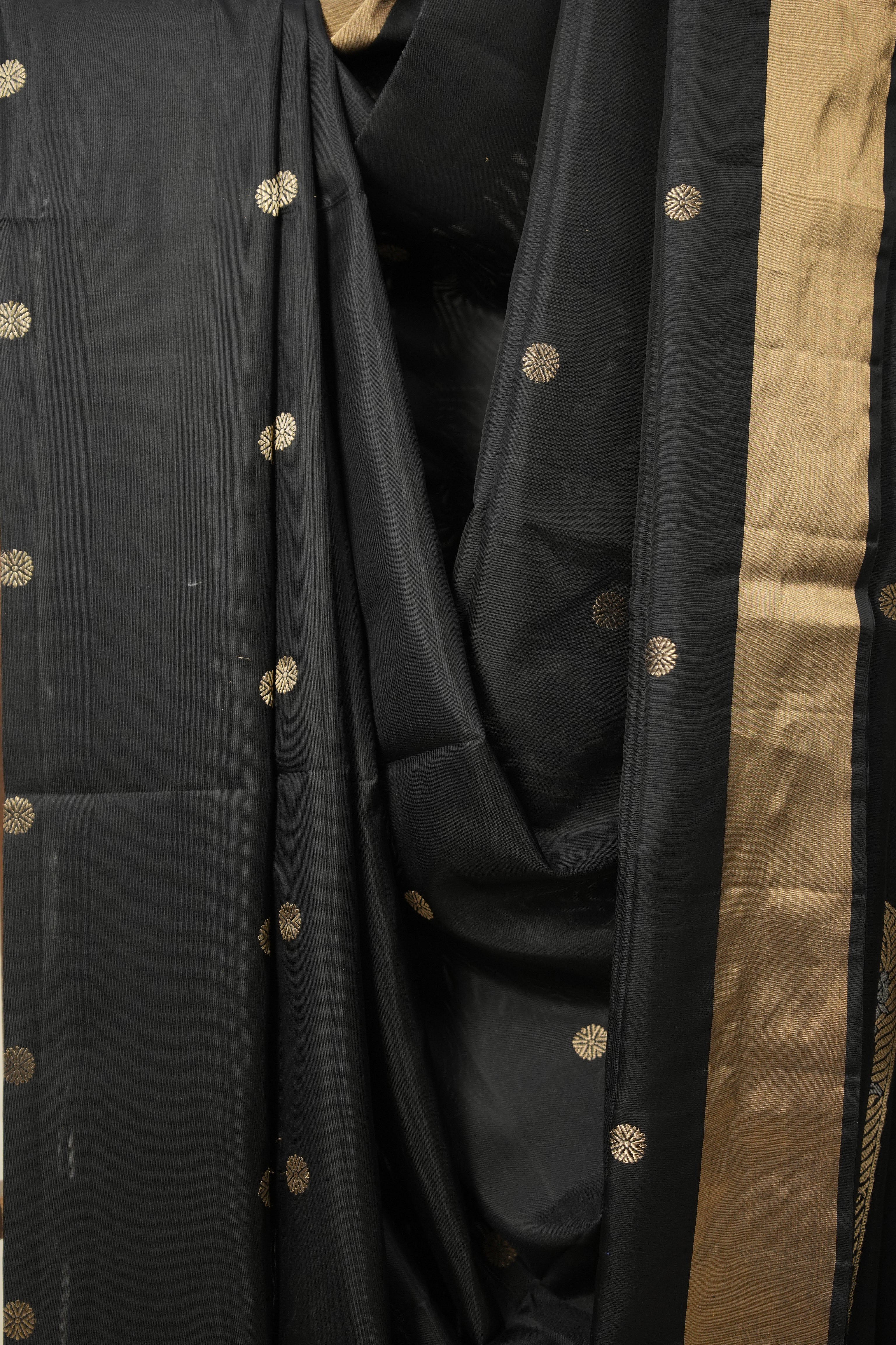 Black Soft Silk Saree - SRBSSS402