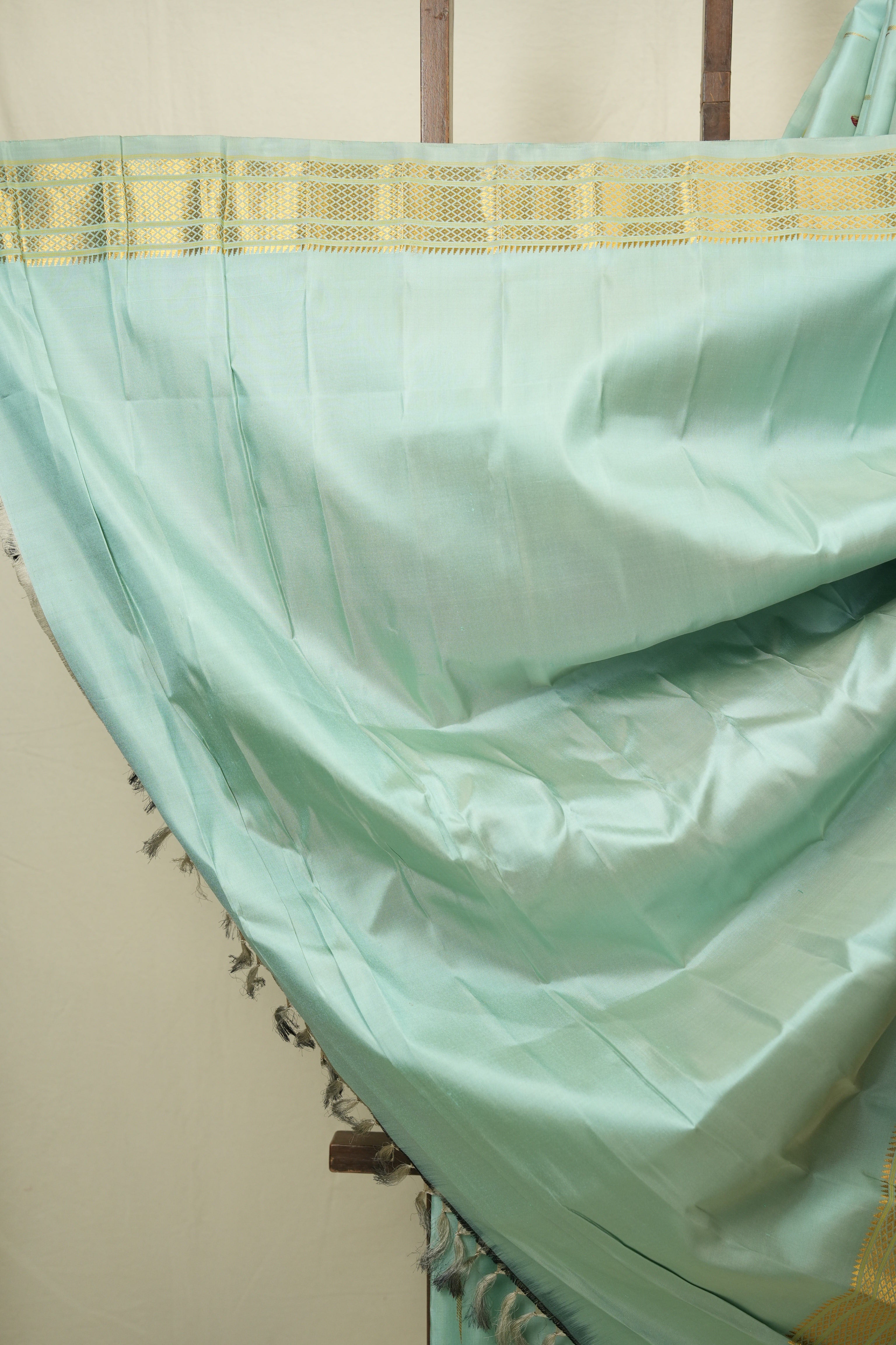 Aqua Green Gadwal Silk Saree - SRAGGSS656