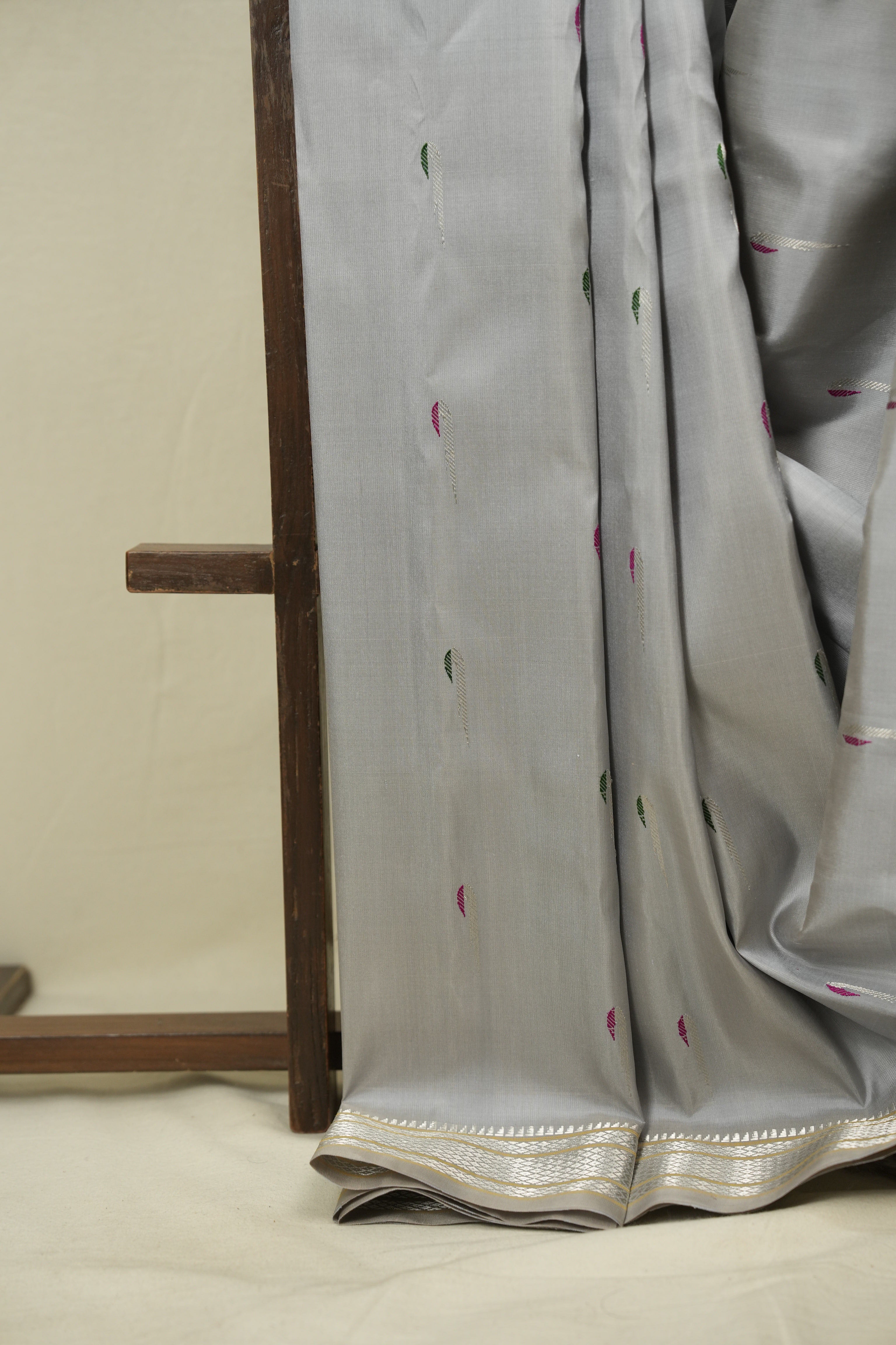Grey Gadwal Silk Saree - SRGGSS654