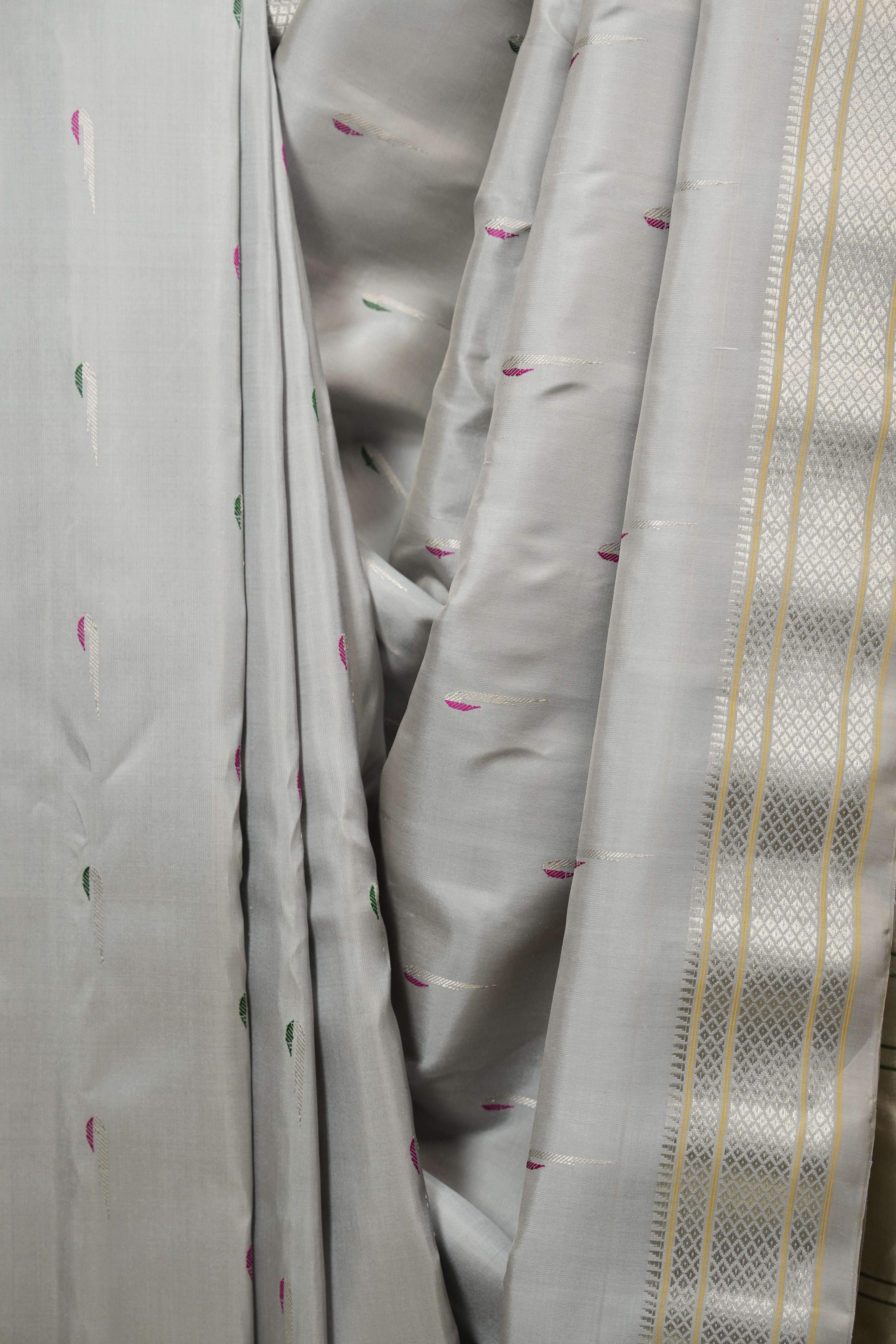 Grey Gadwal Silk Saree - SRGGSS654