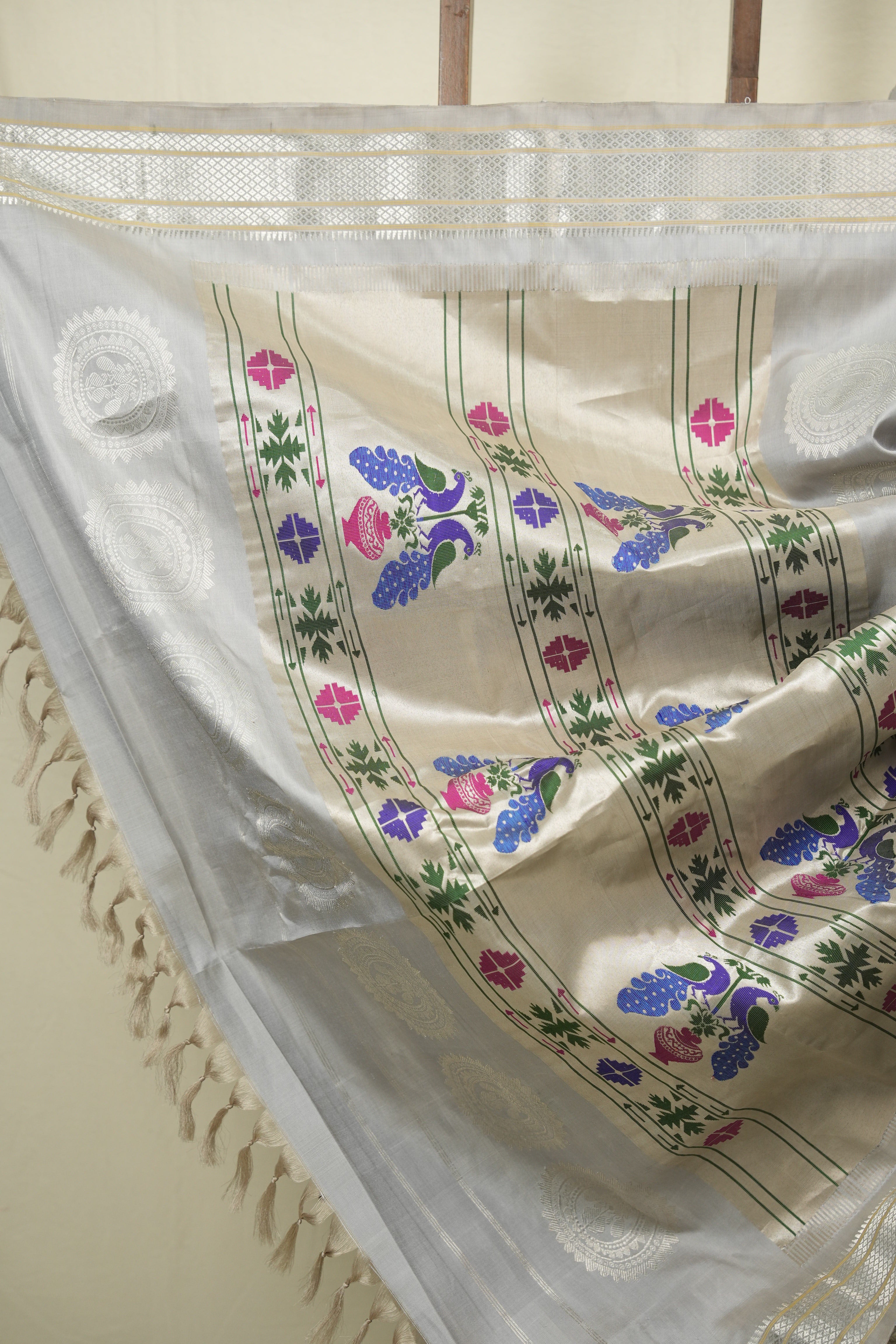 Grey Gadwal Silk Saree - SRGGSS654