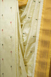 Cream White Gadwal Silk Saree - SRCWGSS657
