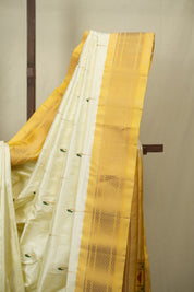 Cream White Gadwal Silk Saree - SRCWGSS657