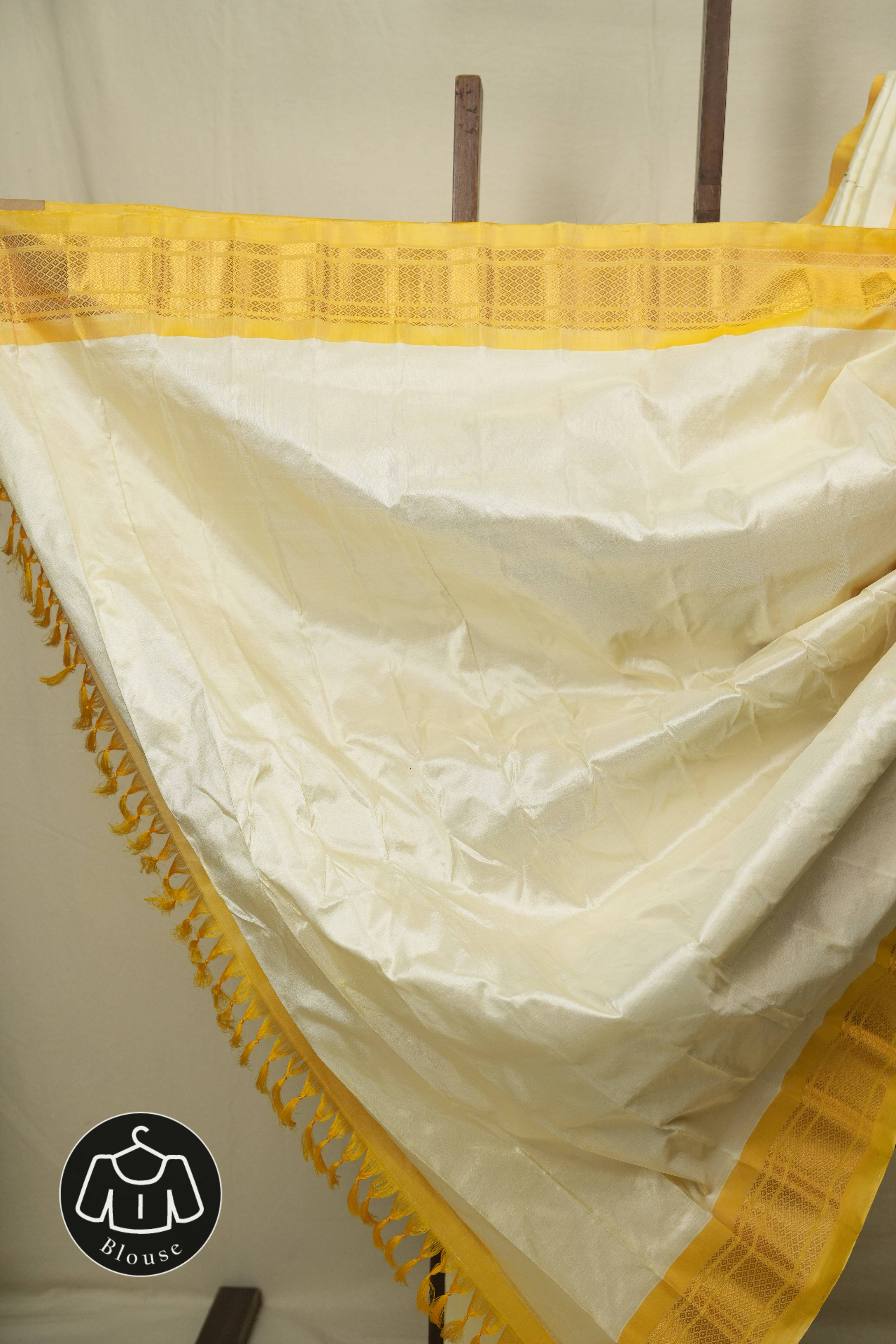 Cream White Gadwal Silk Saree - SRCWGSS657