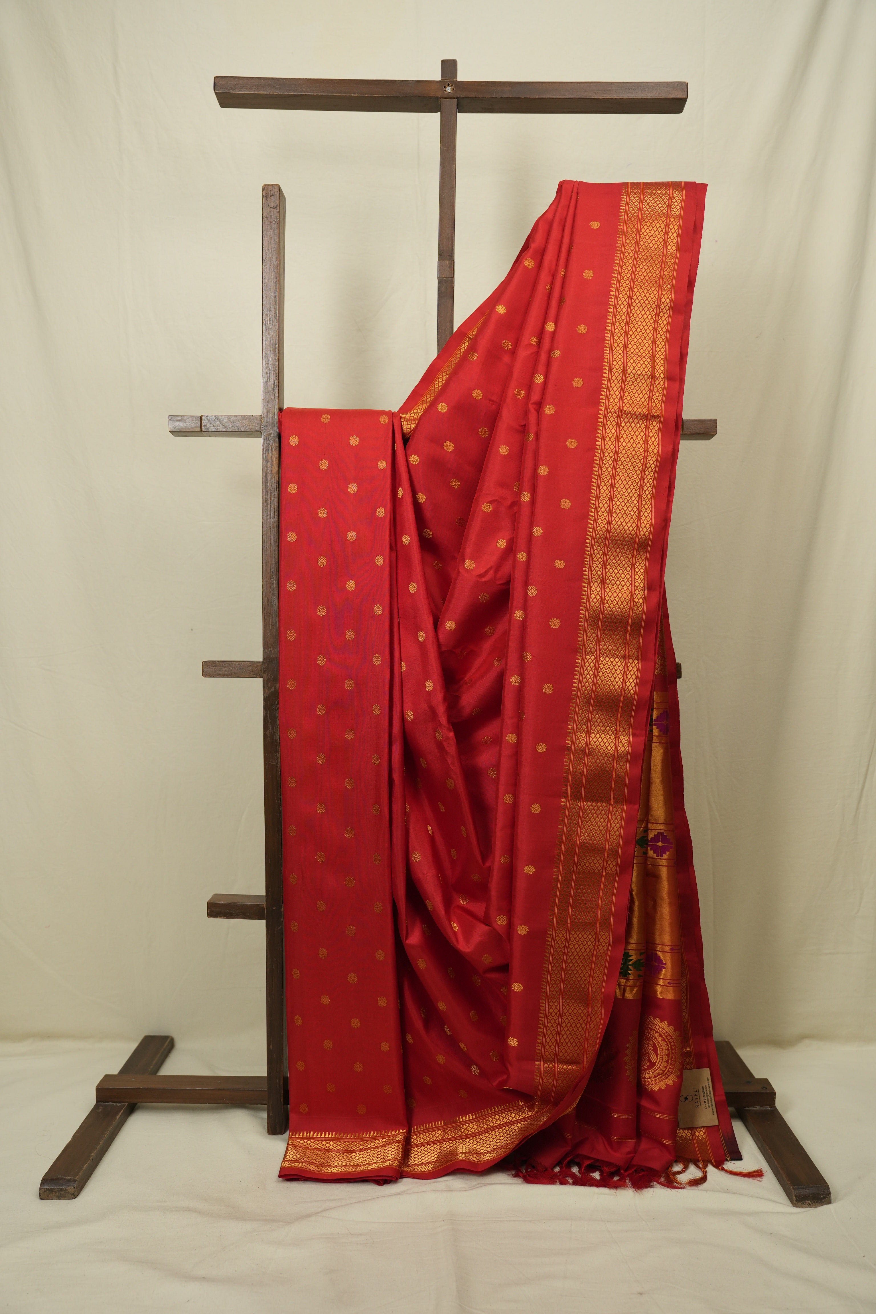 Red Gadwal Silk Saree - SRRGSS655