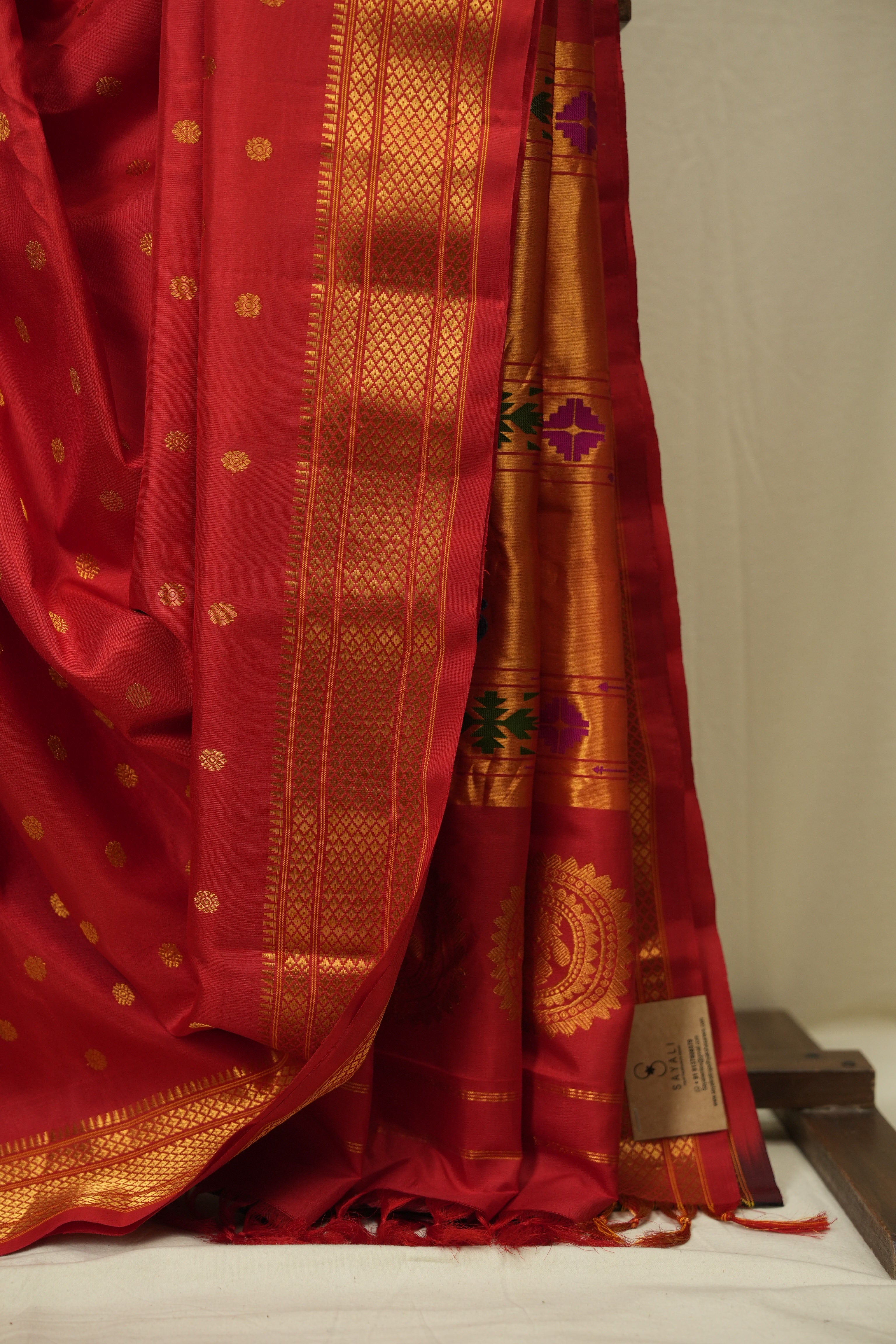 Red Gadwal Silk Saree - SRRGSS655