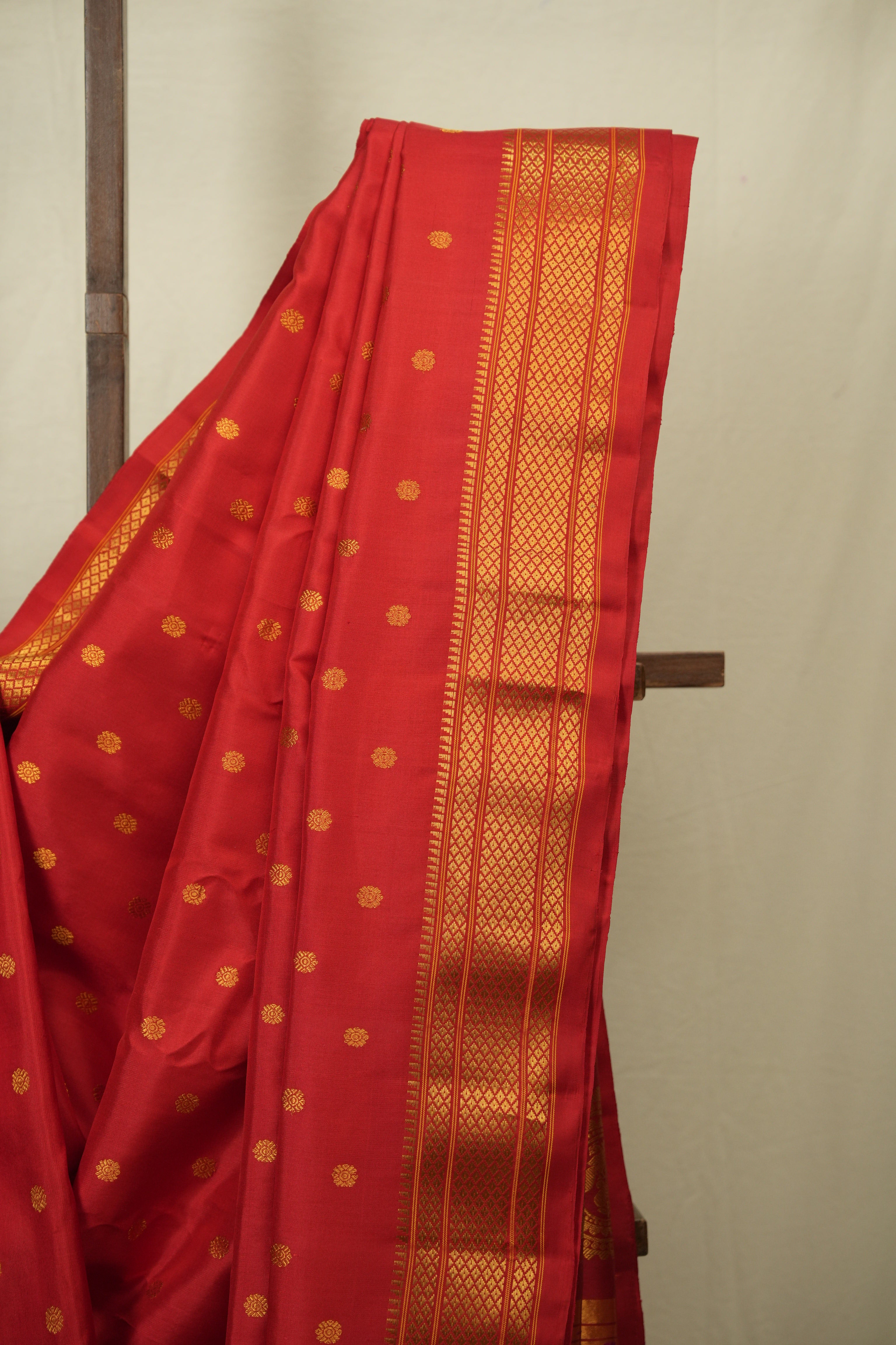 Red Gadwal Silk Saree - SRRGSS655
