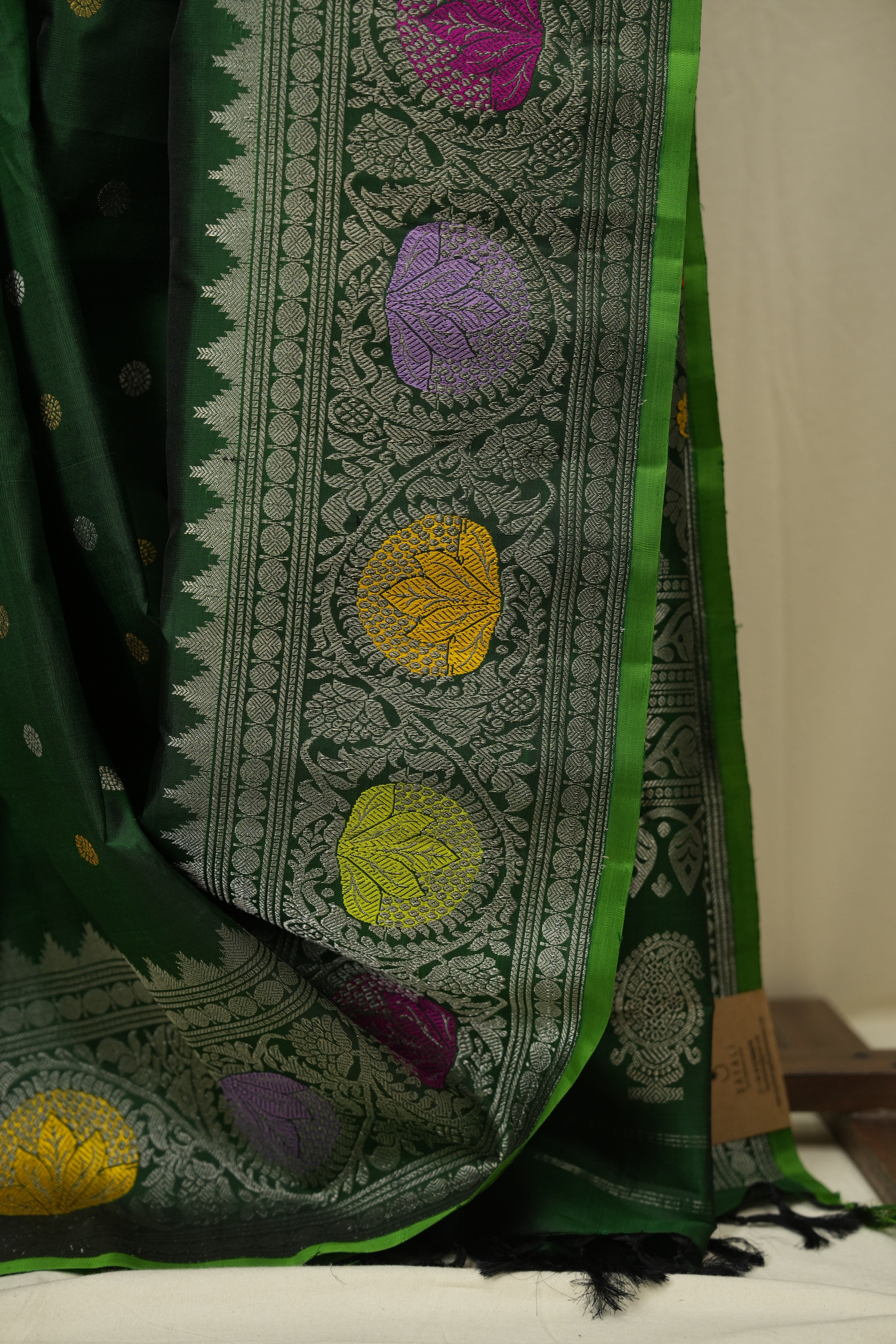 Bottle Green Gadwal Silk - SRBGGSS668