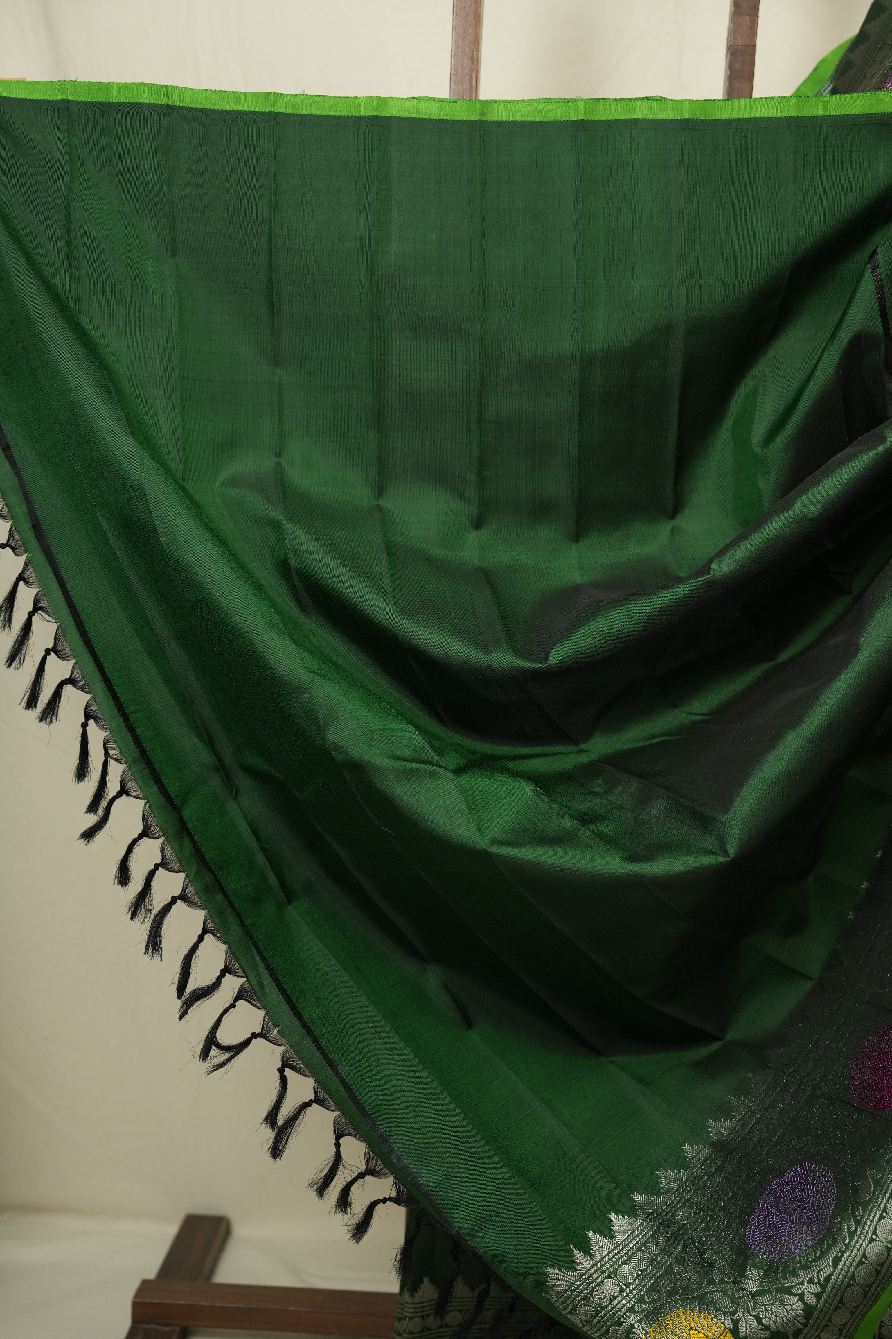 Bottle Green Gadwal Silk - SRBGGSS668