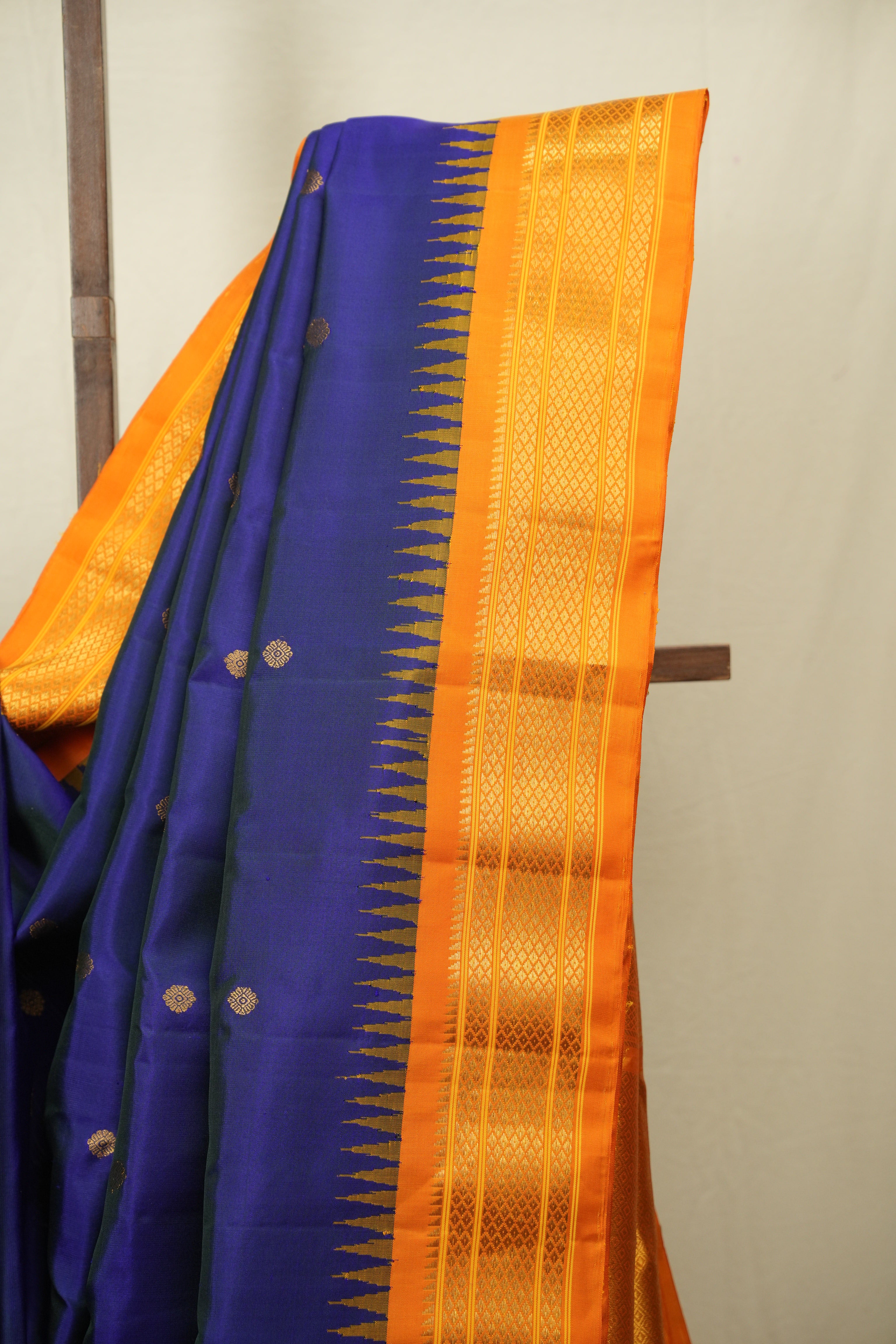 Navy Blue Gadwal Silk Saree - SRNBGSS667