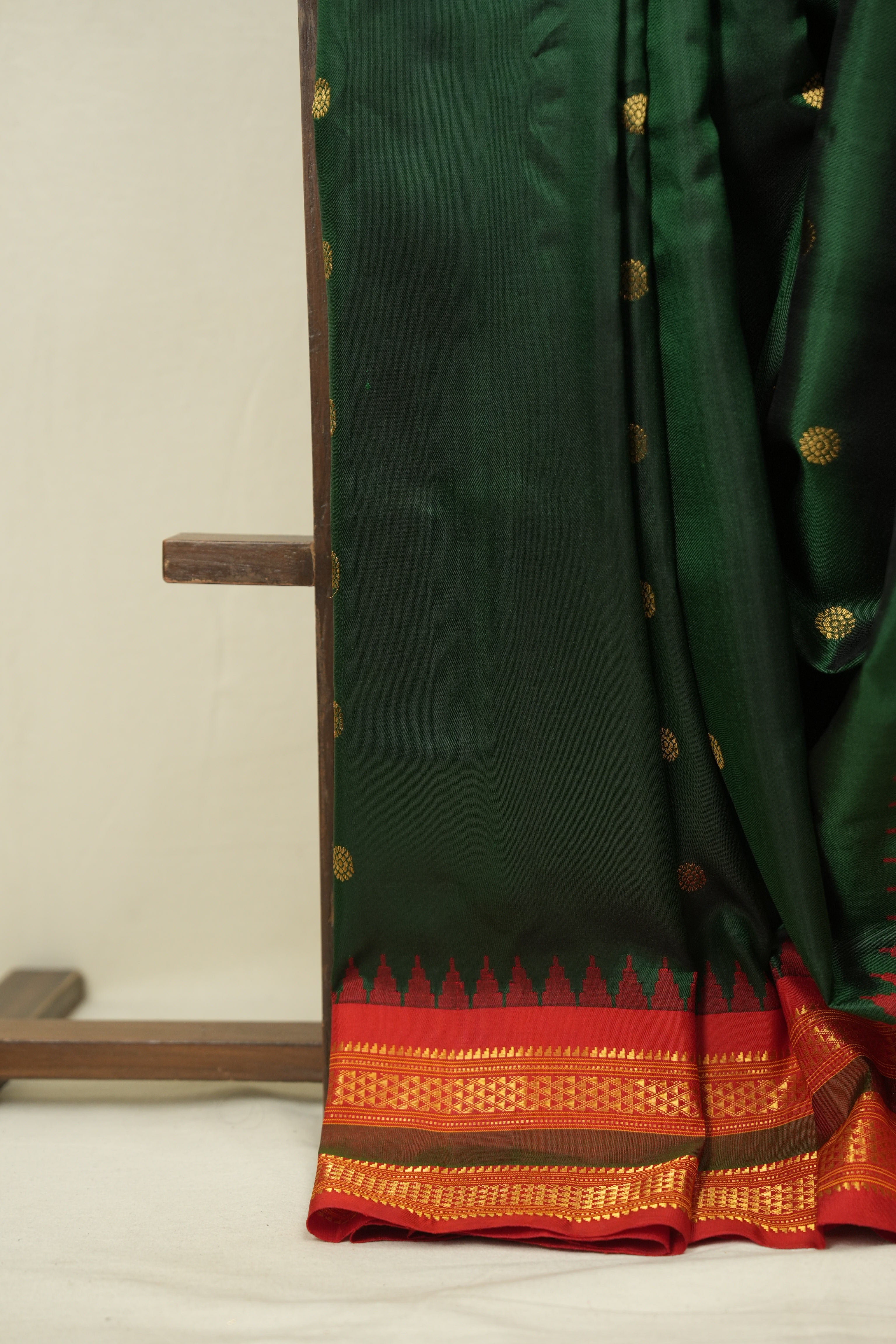 Green Gadwal Silk Saree - SRGGSS665