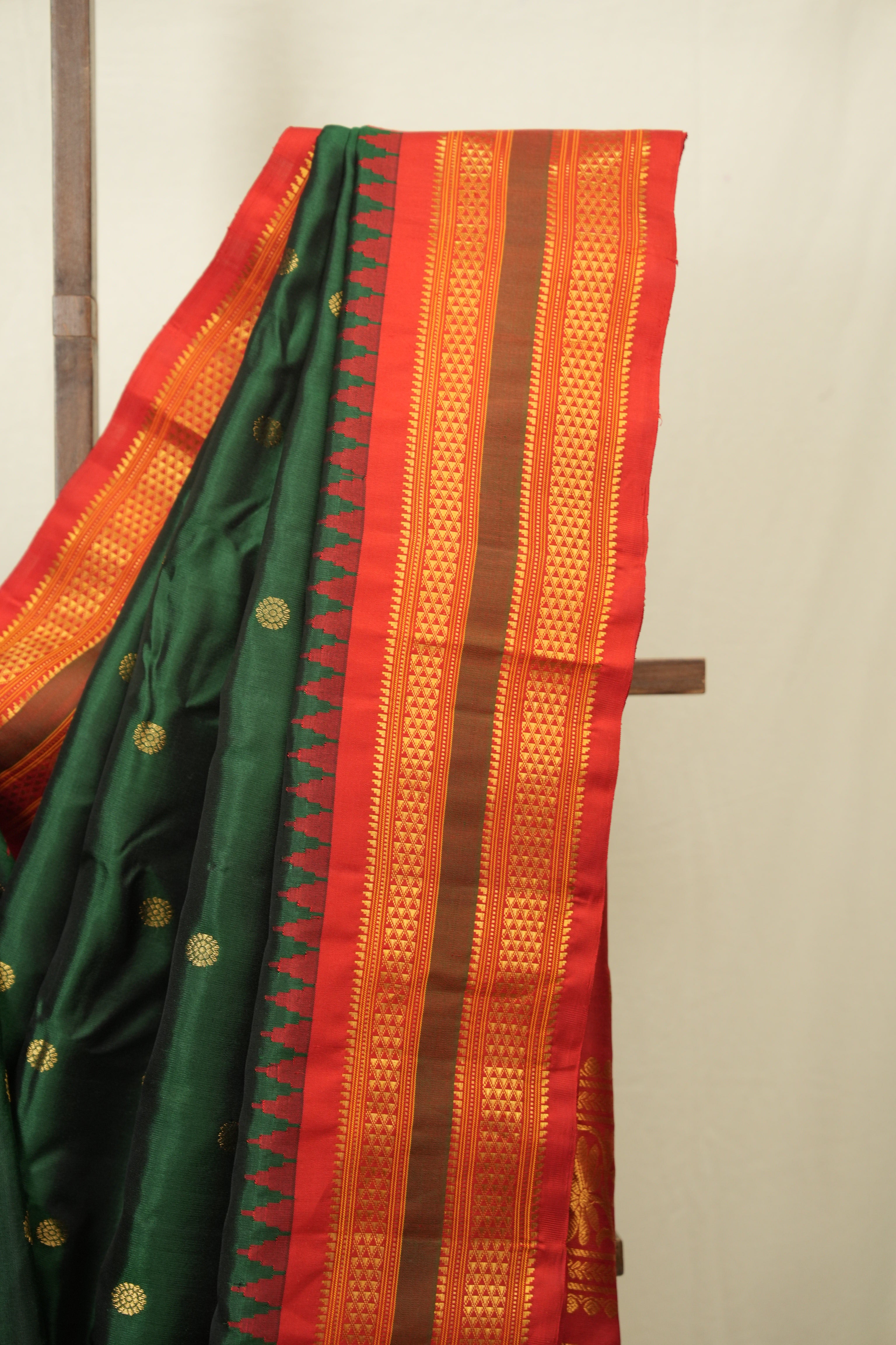 Green Gadwal Silk Saree - SRGGSS665