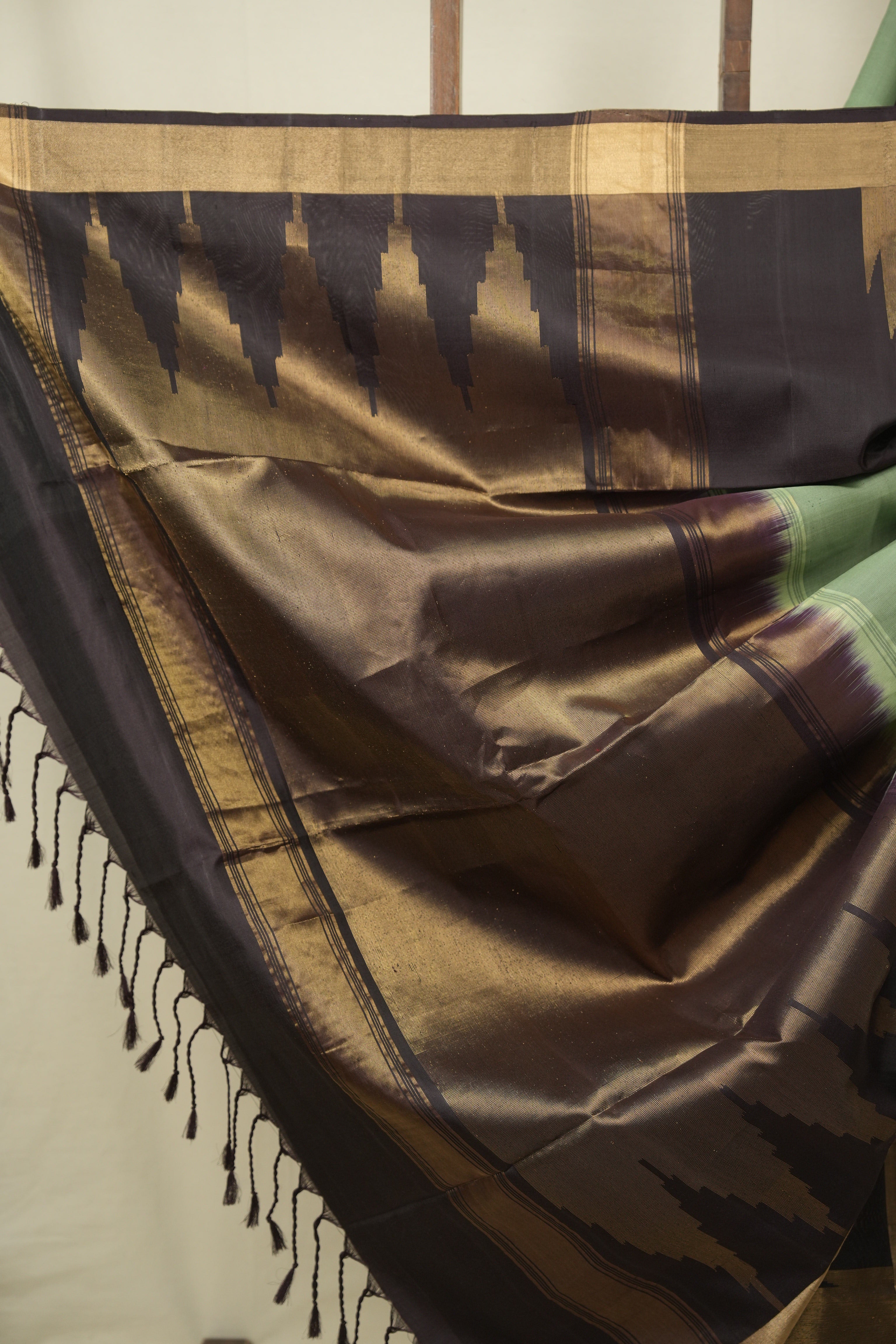 Green Soft Silk Saree - SRGSSS497