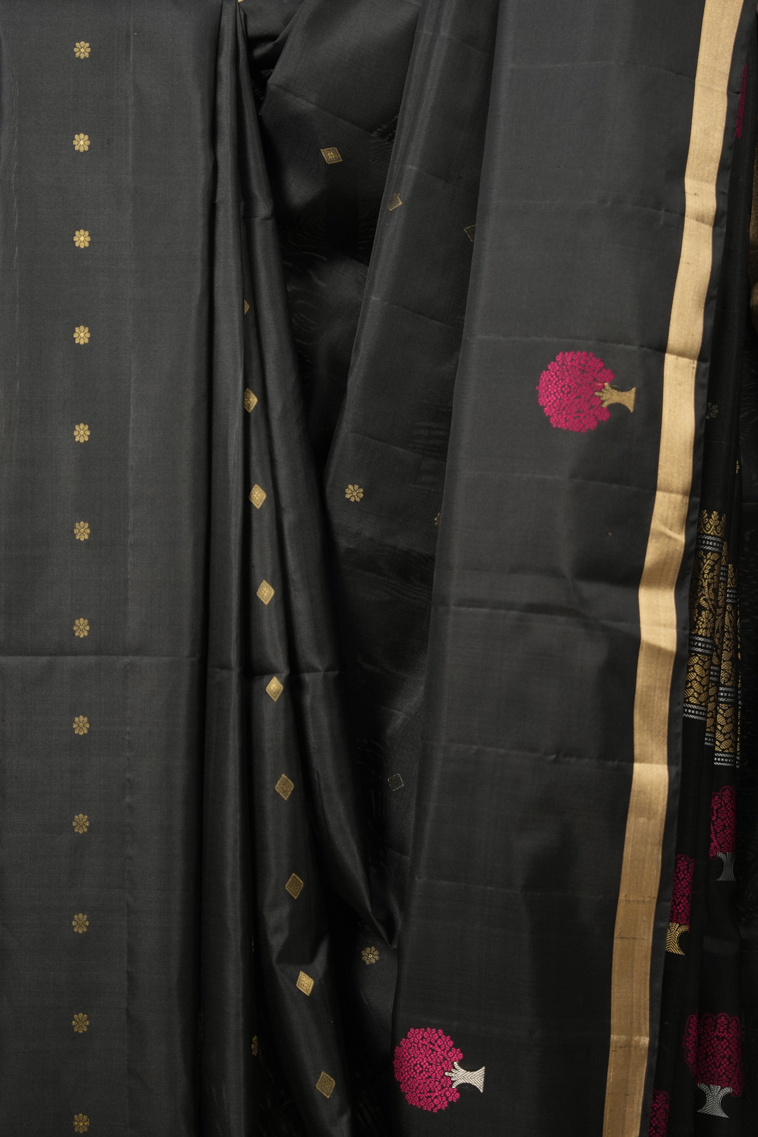 Black Soft Silk Saree - SRBSSS496