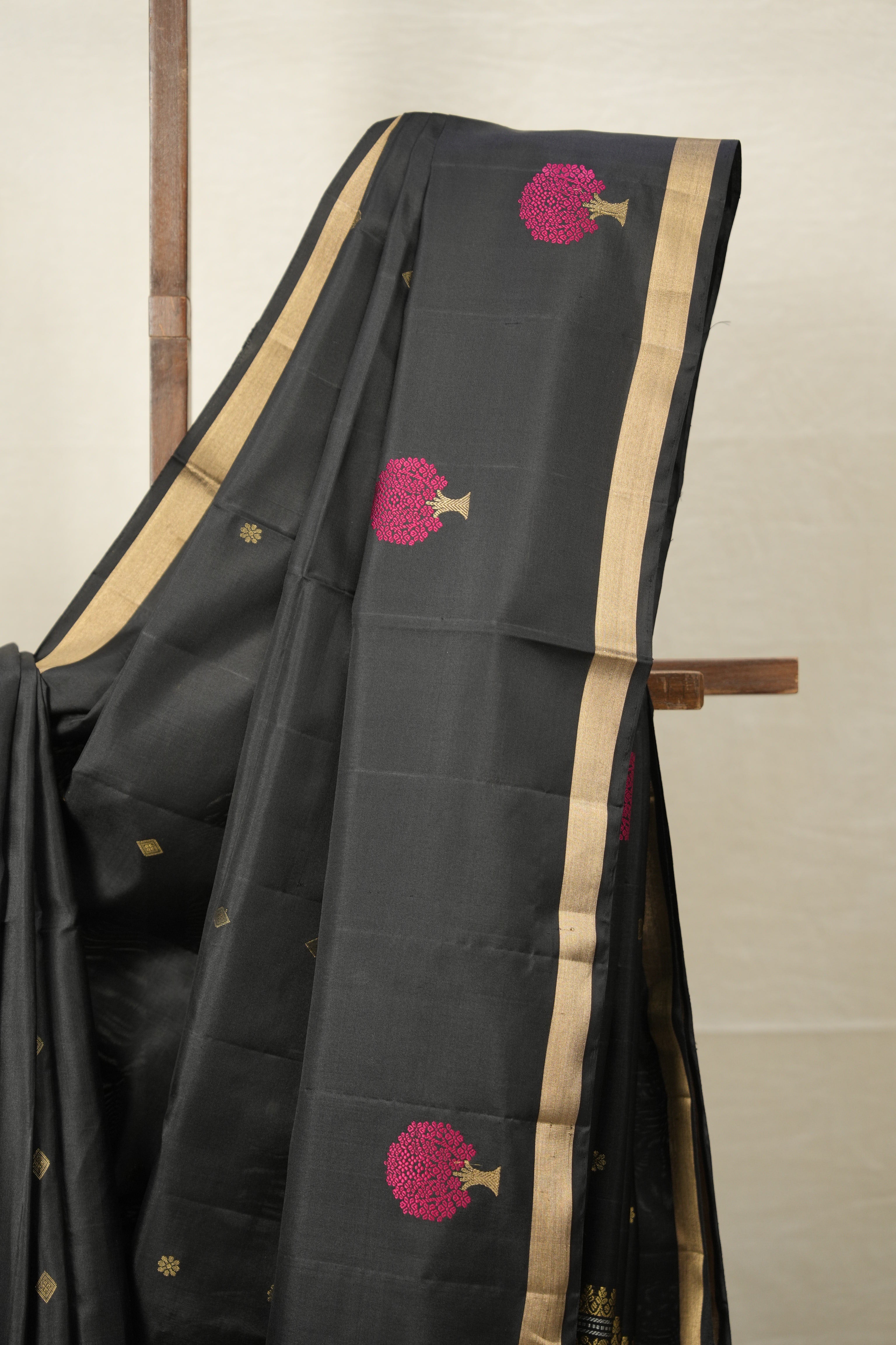 Black Soft Silk Saree - SRBSSS496