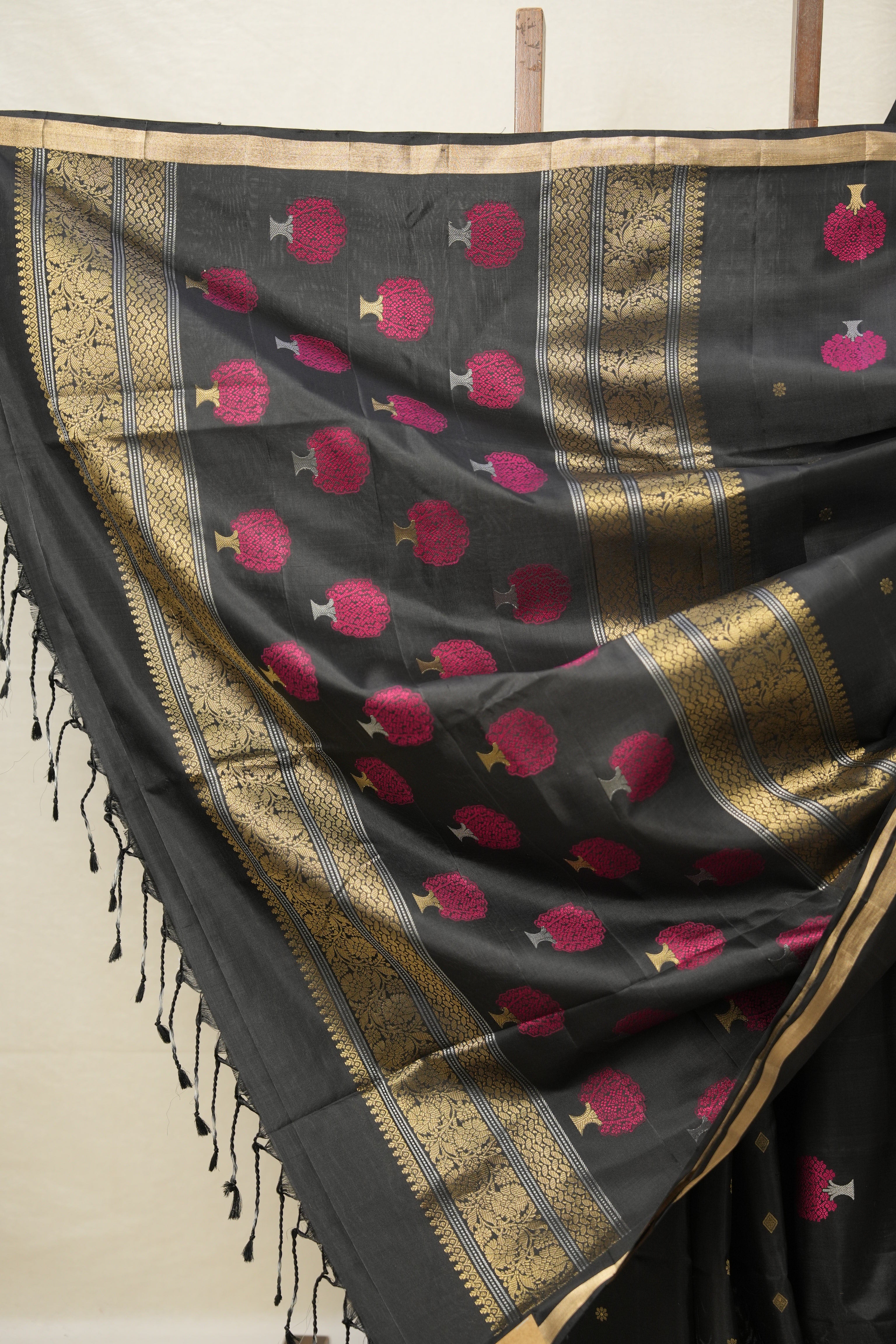 Black Soft Silk Saree - SRBSSS496