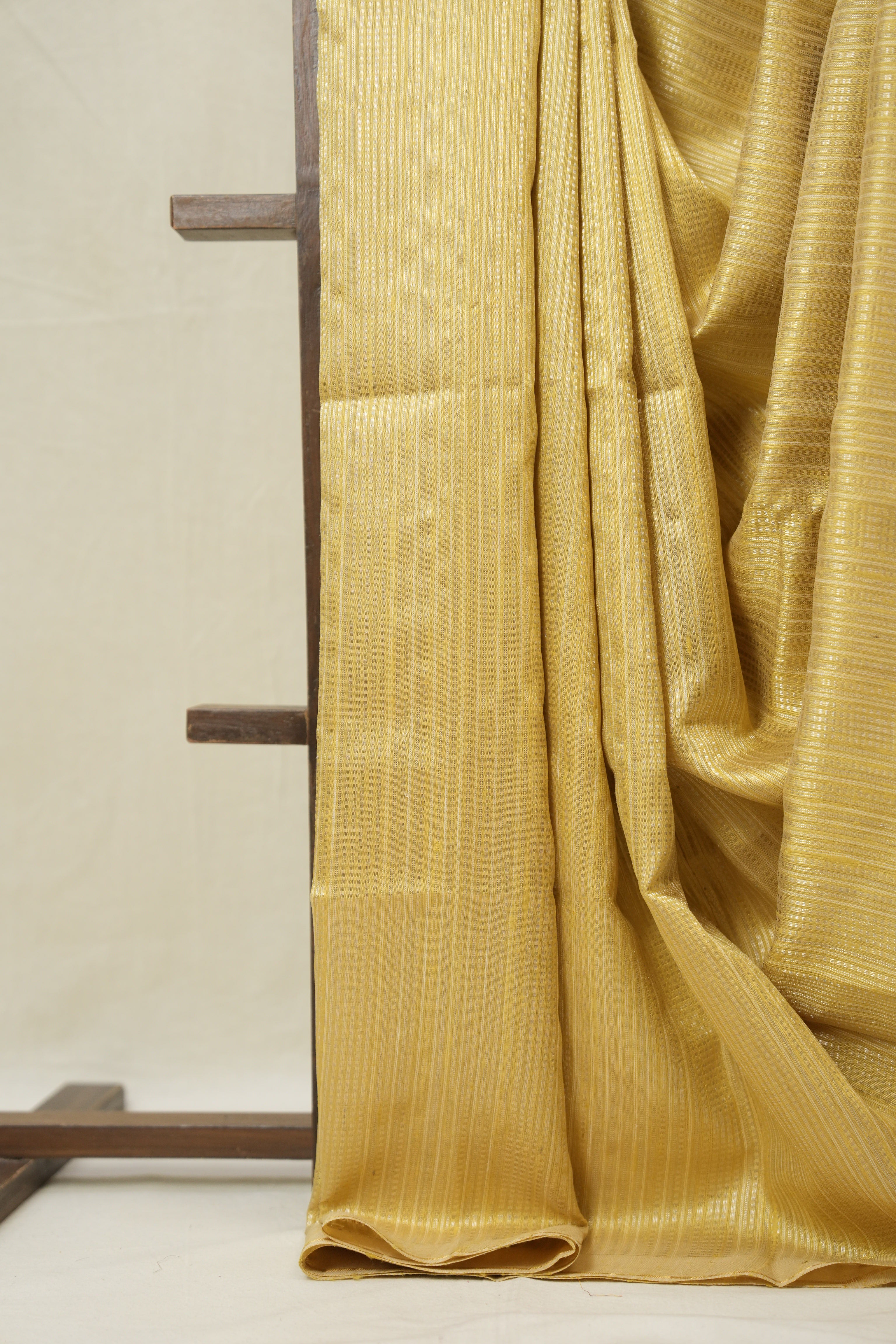 Light Gold Raw Silk Saree - SRLGRSS963