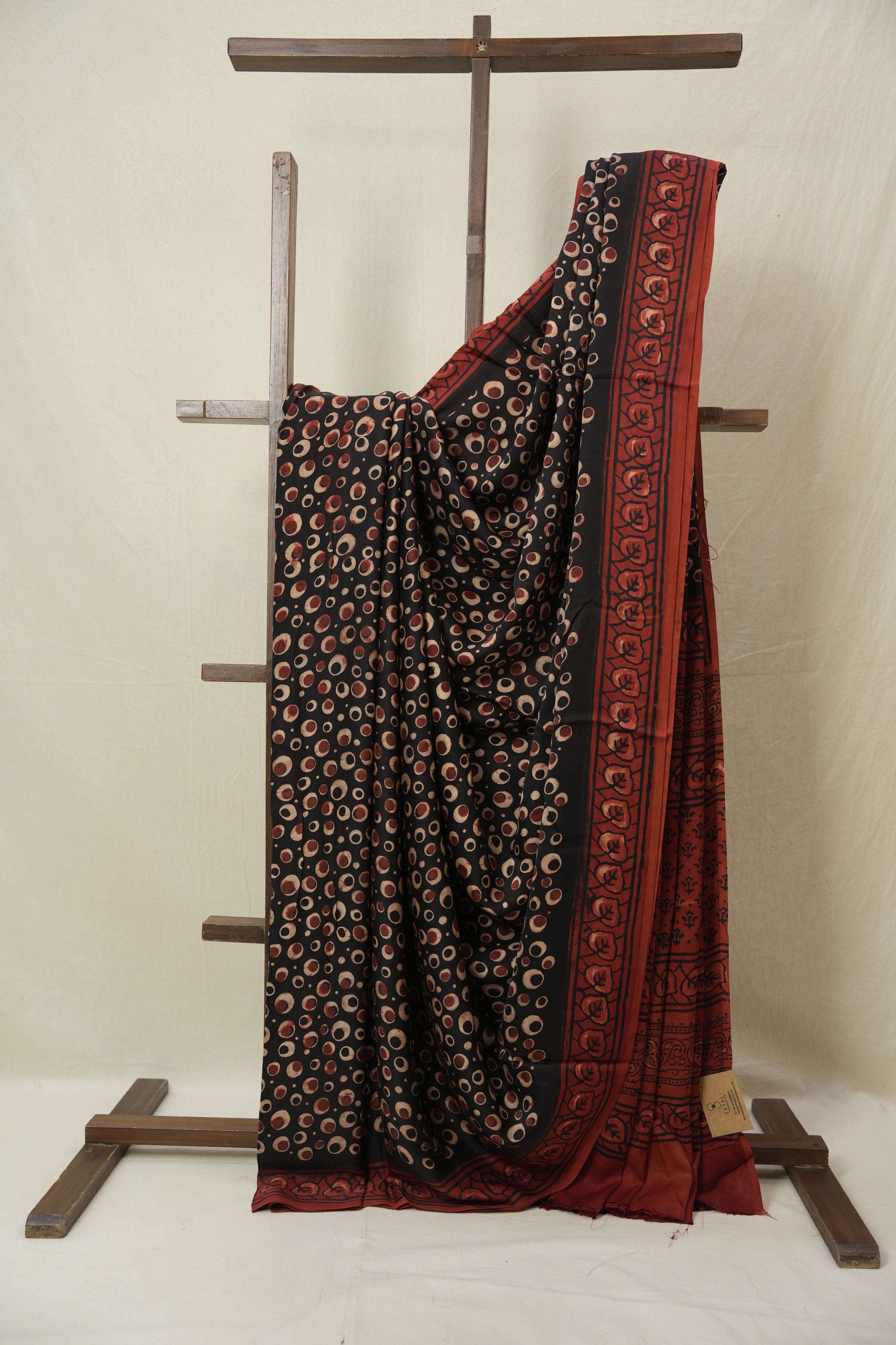 Red HBP Modal Silk Saree - SRBMSS563