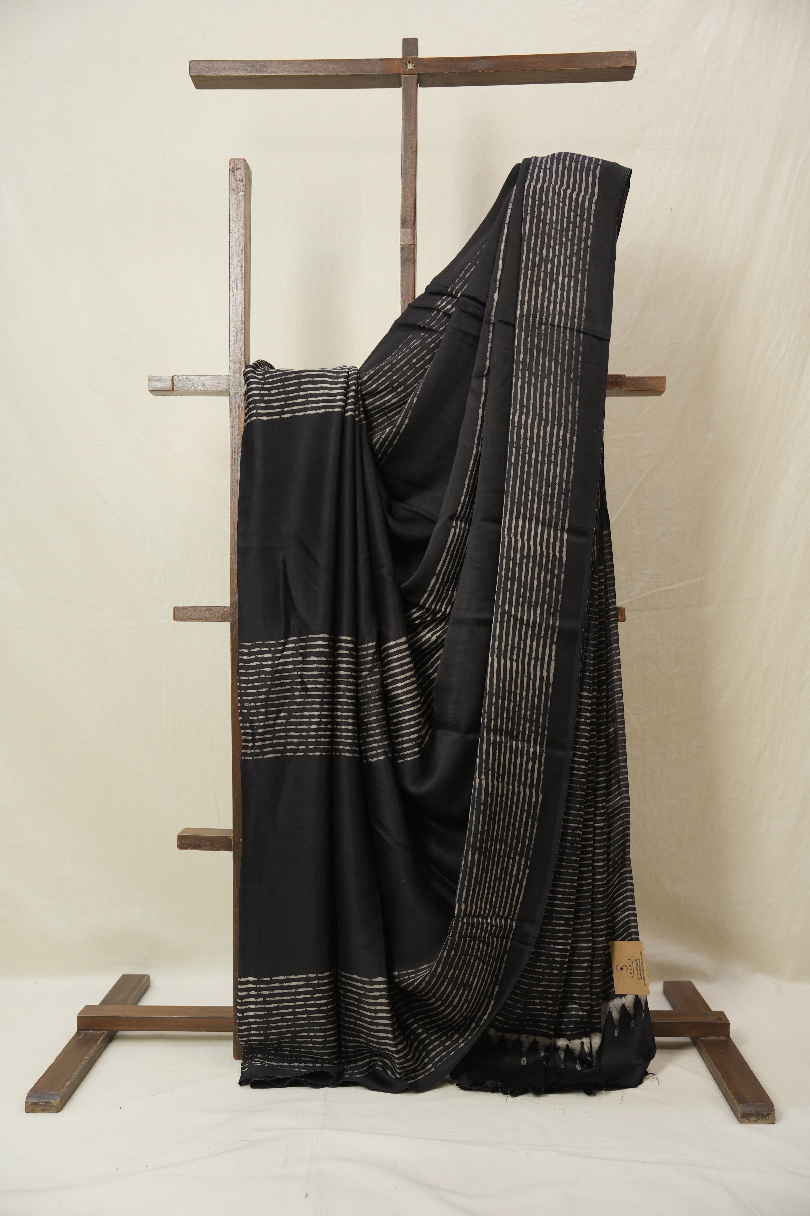 Black HBP Modal Silk Saree - SRBMSS557