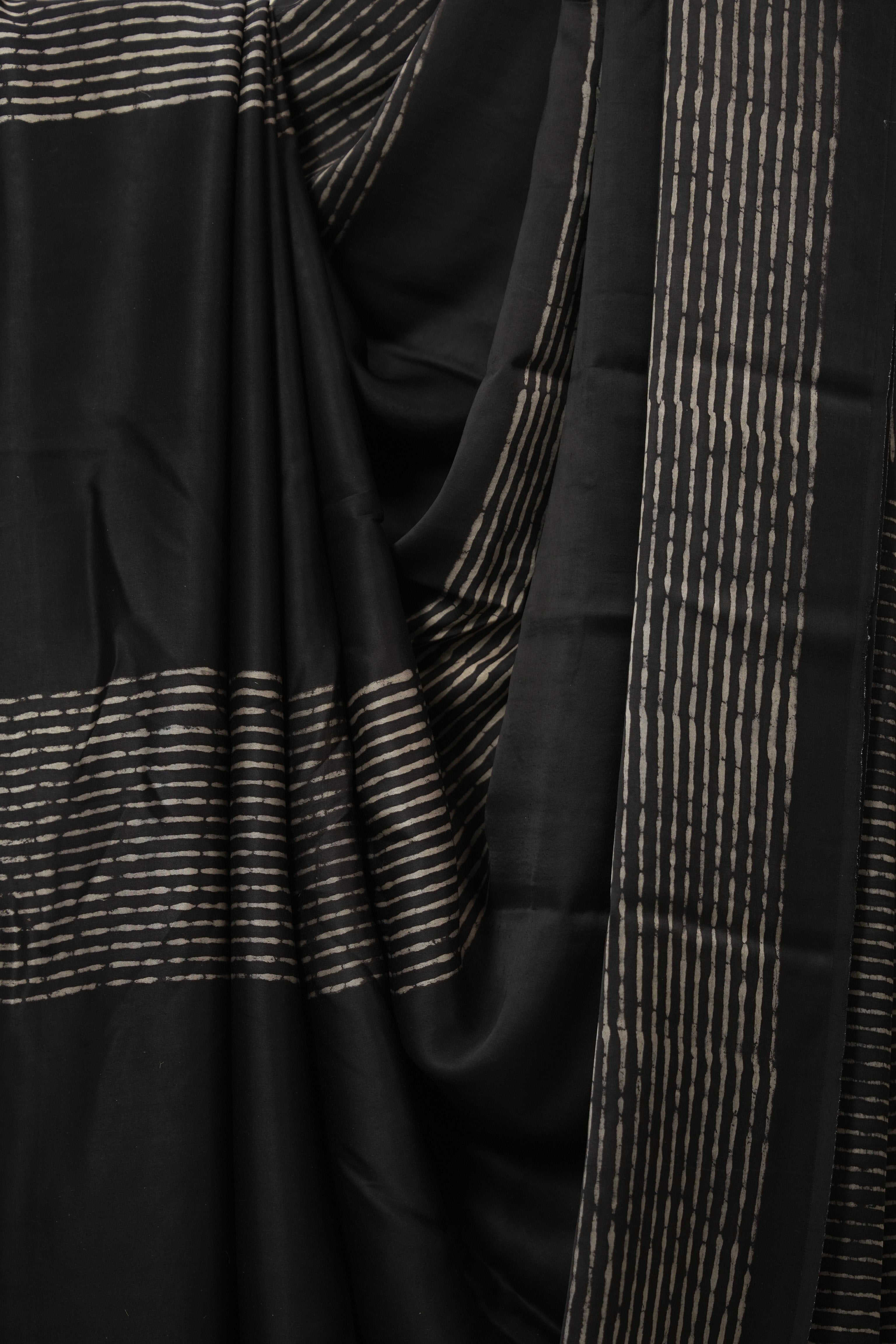 Black HBP Modal Silk Saree - SRBMSS557