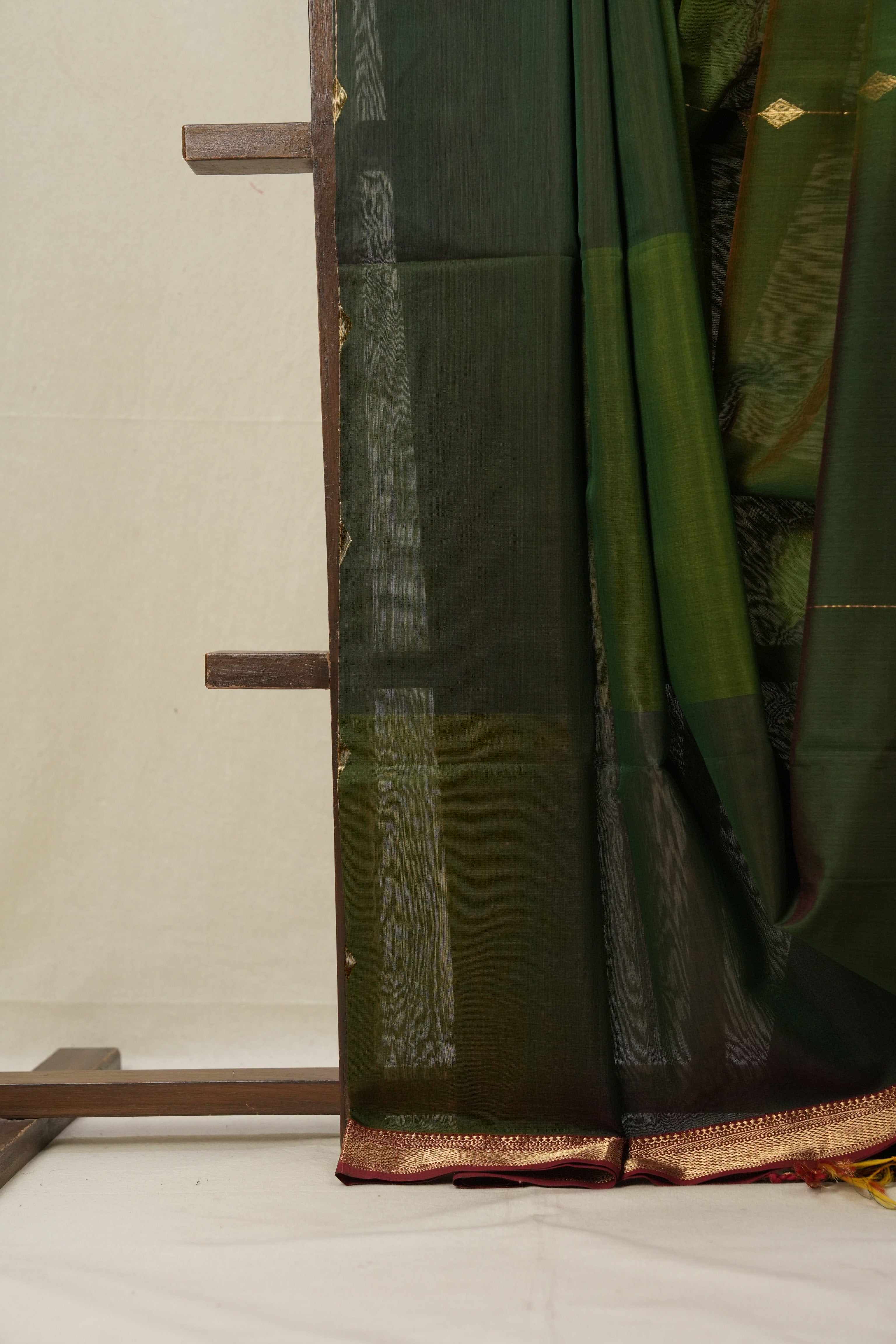 Dual Tone Green Maheshwari Saree - SRDTGMS640