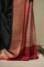 Black Banarasi Silk Saree - SRBBSS990