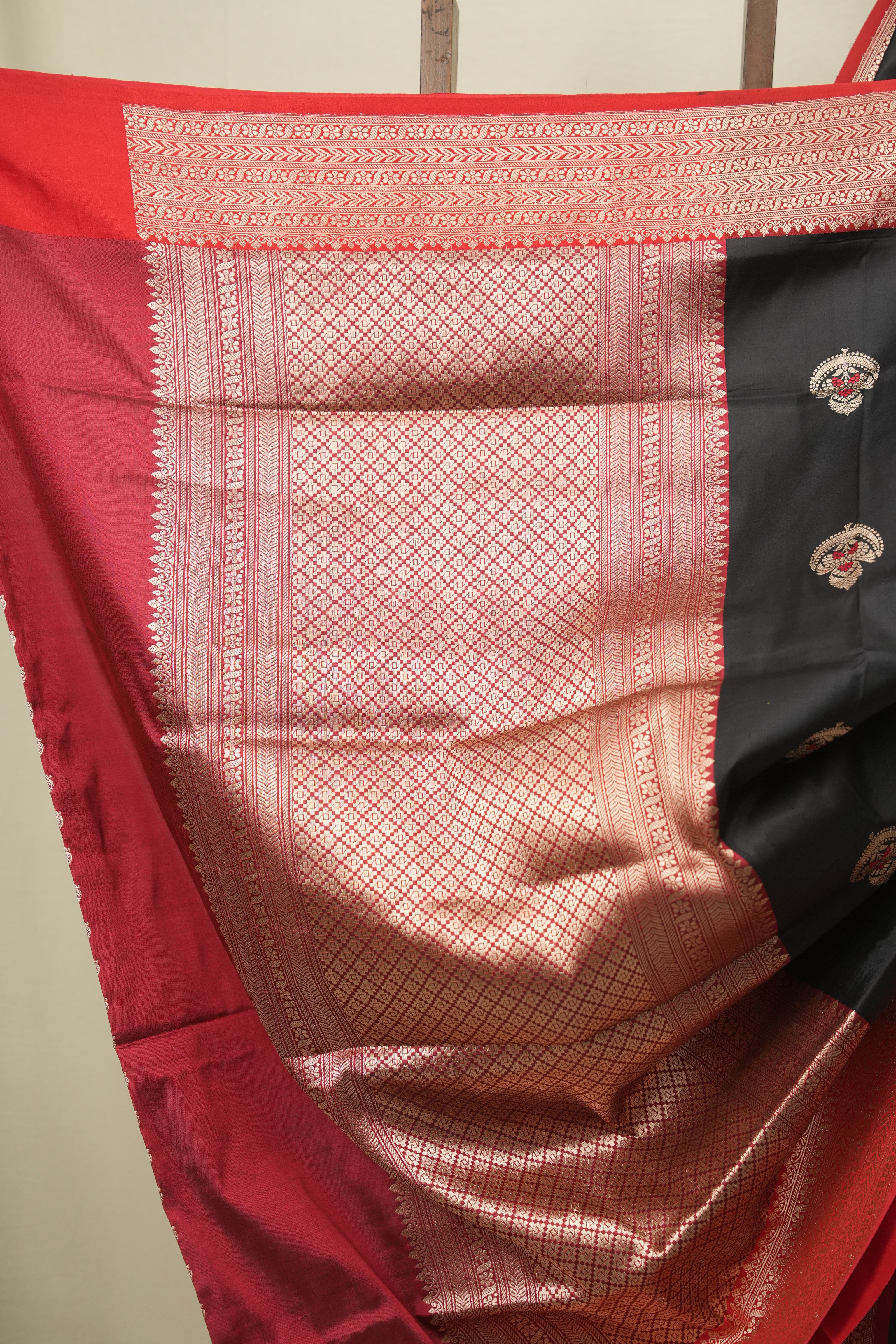 Black Banarasi Silk Saree - SRBBSS990