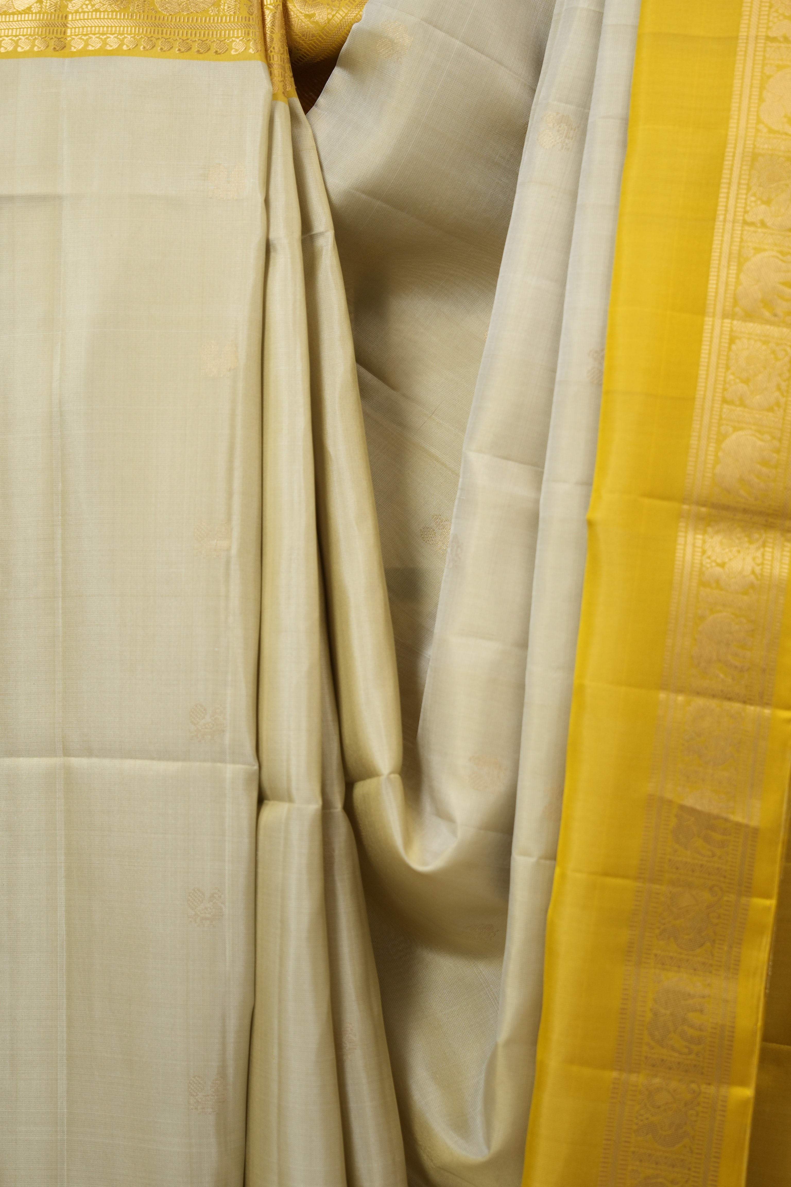 Ivory Soft Silk Saree - SRISSS431