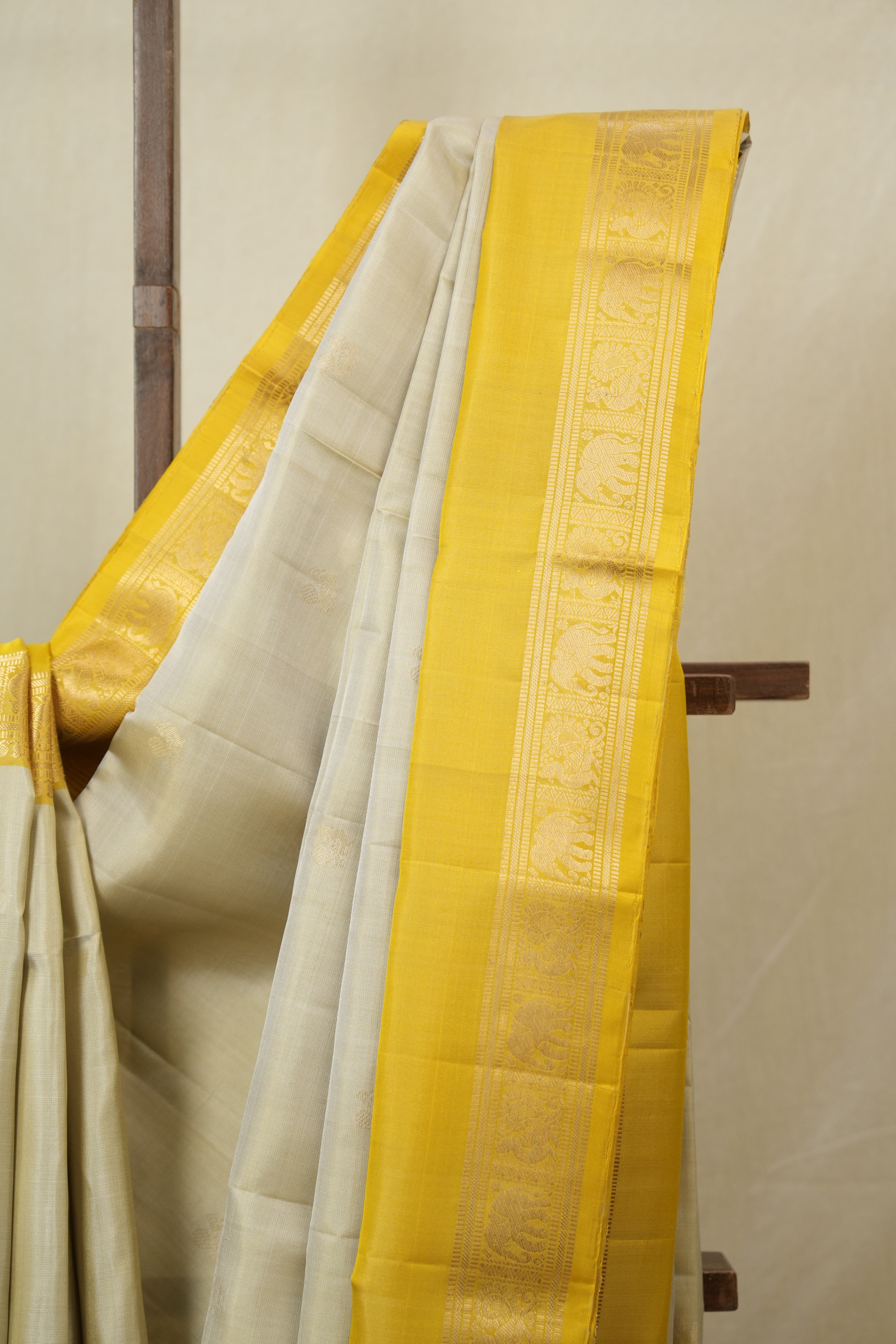 Ivory Soft Silk Saree - SRISSS431