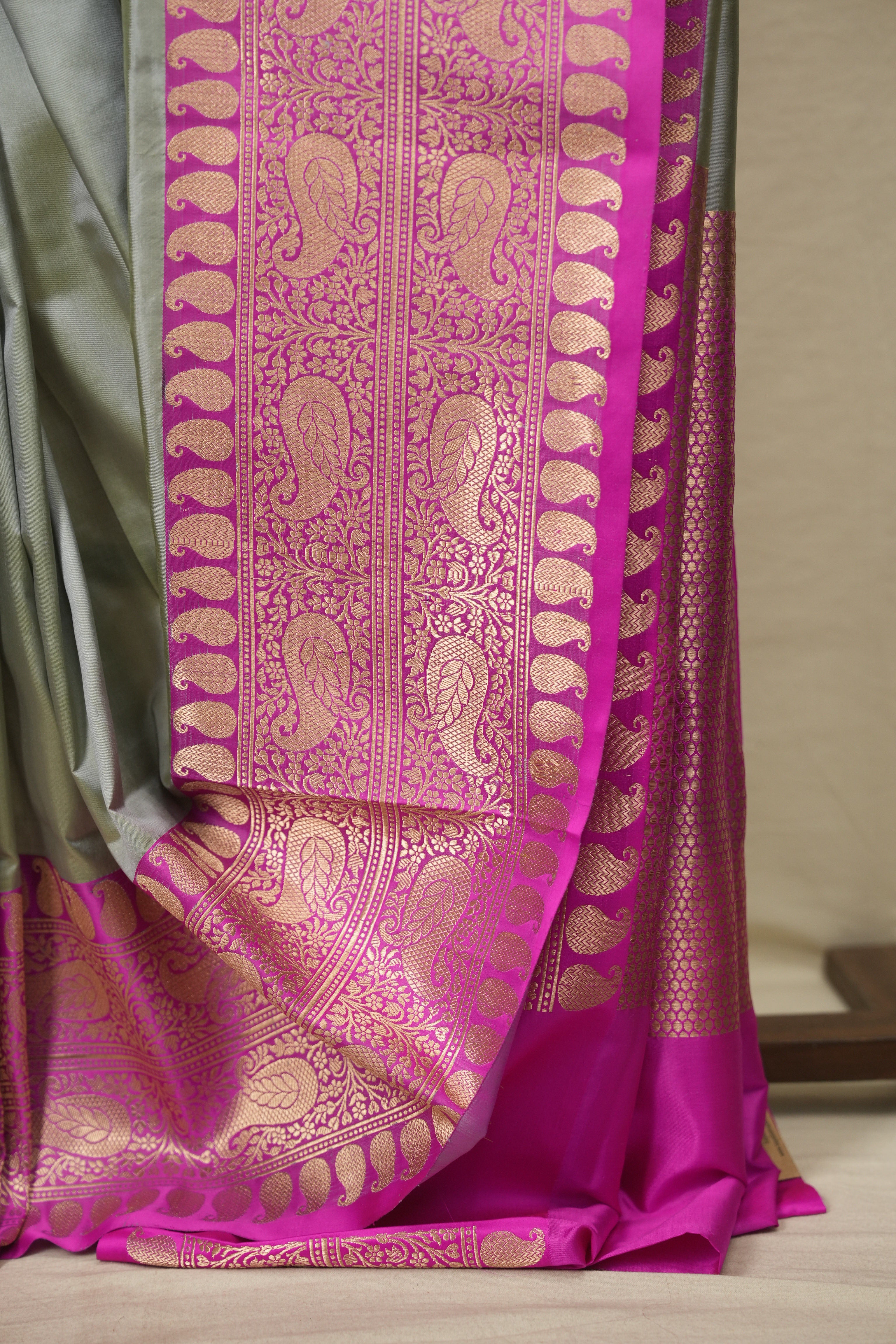Grey Banarasi Silk Saree - SRGBSS988