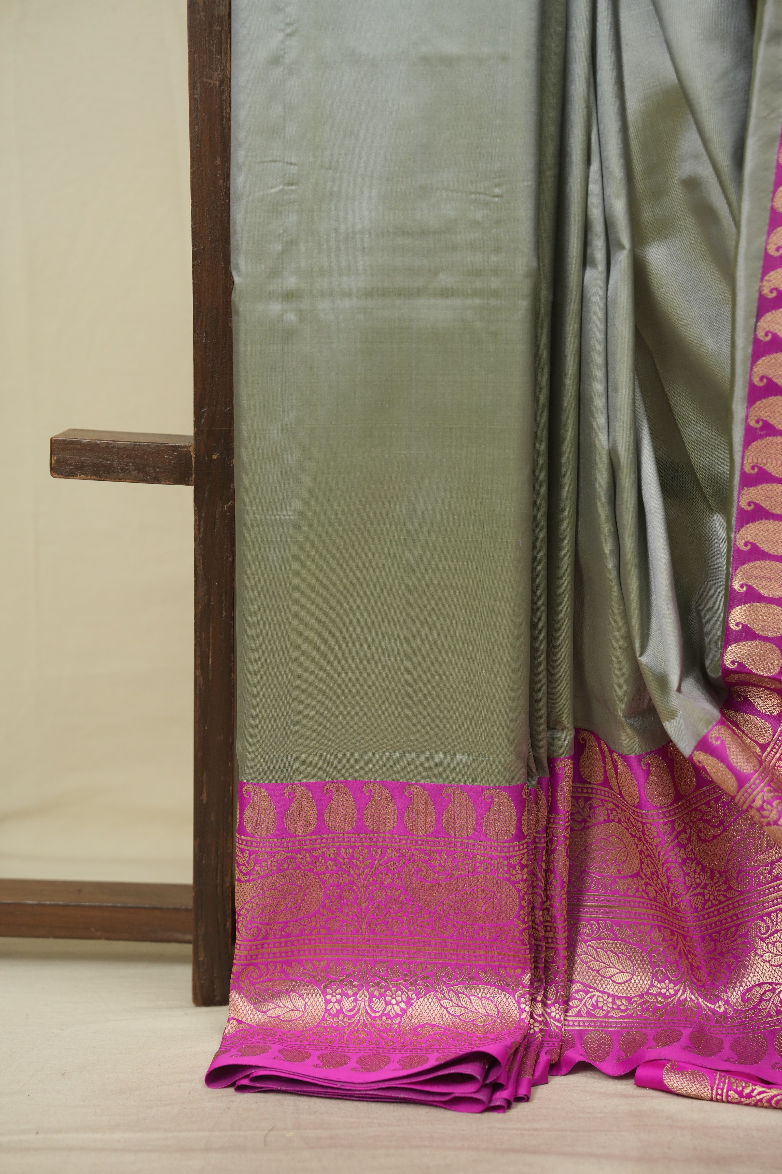 Grey Banarasi Silk Saree - SRGBSS988