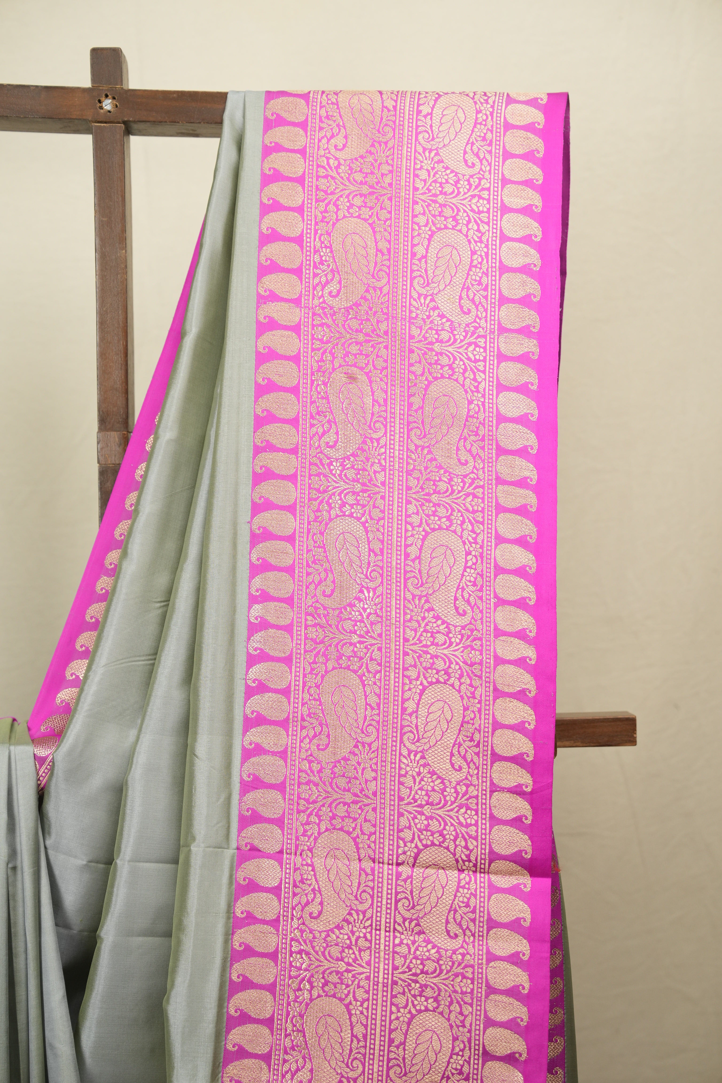 Grey Banarasi Silk Saree - SRGBSS988
