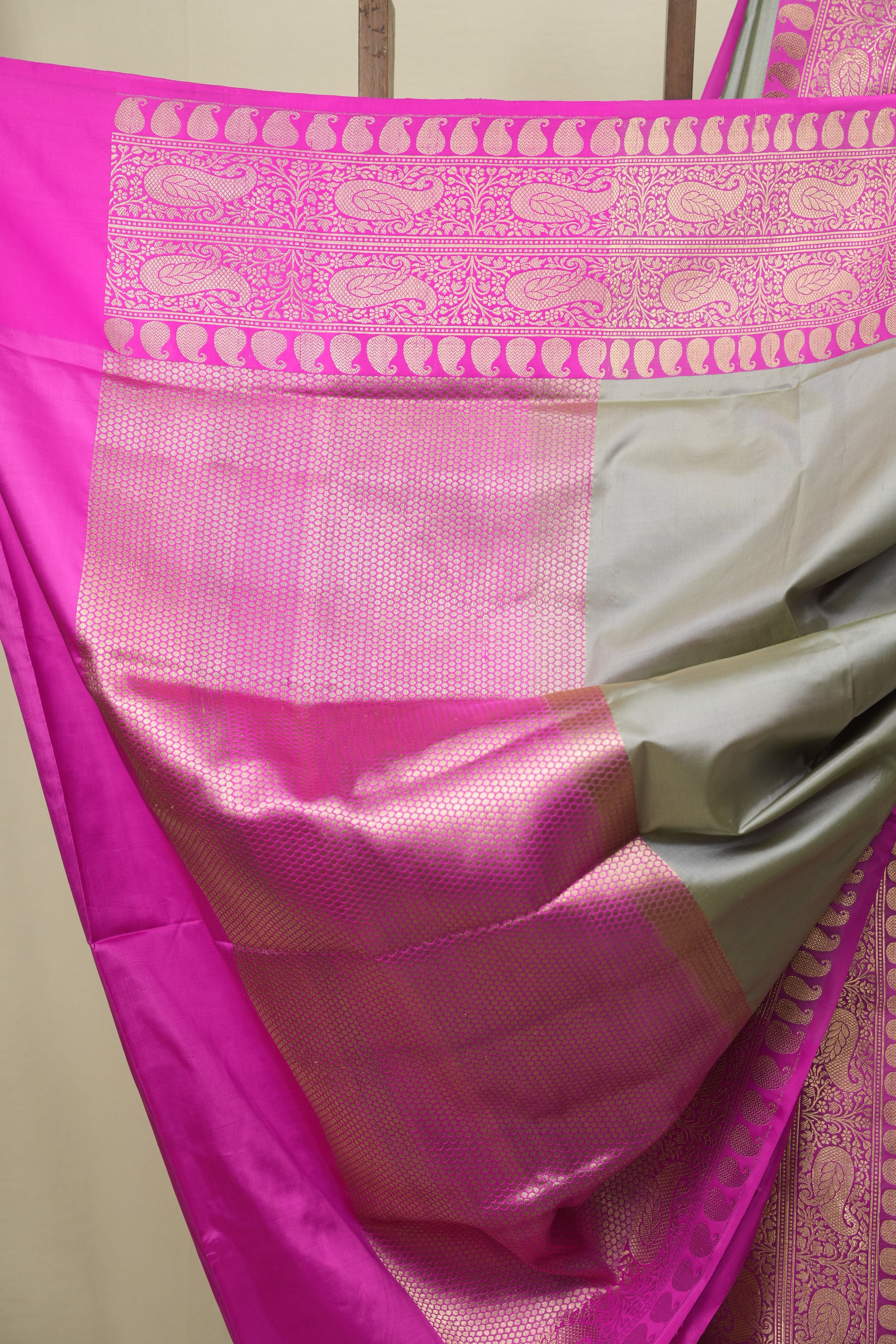 Grey Banarasi Silk Saree - SRGBSS988