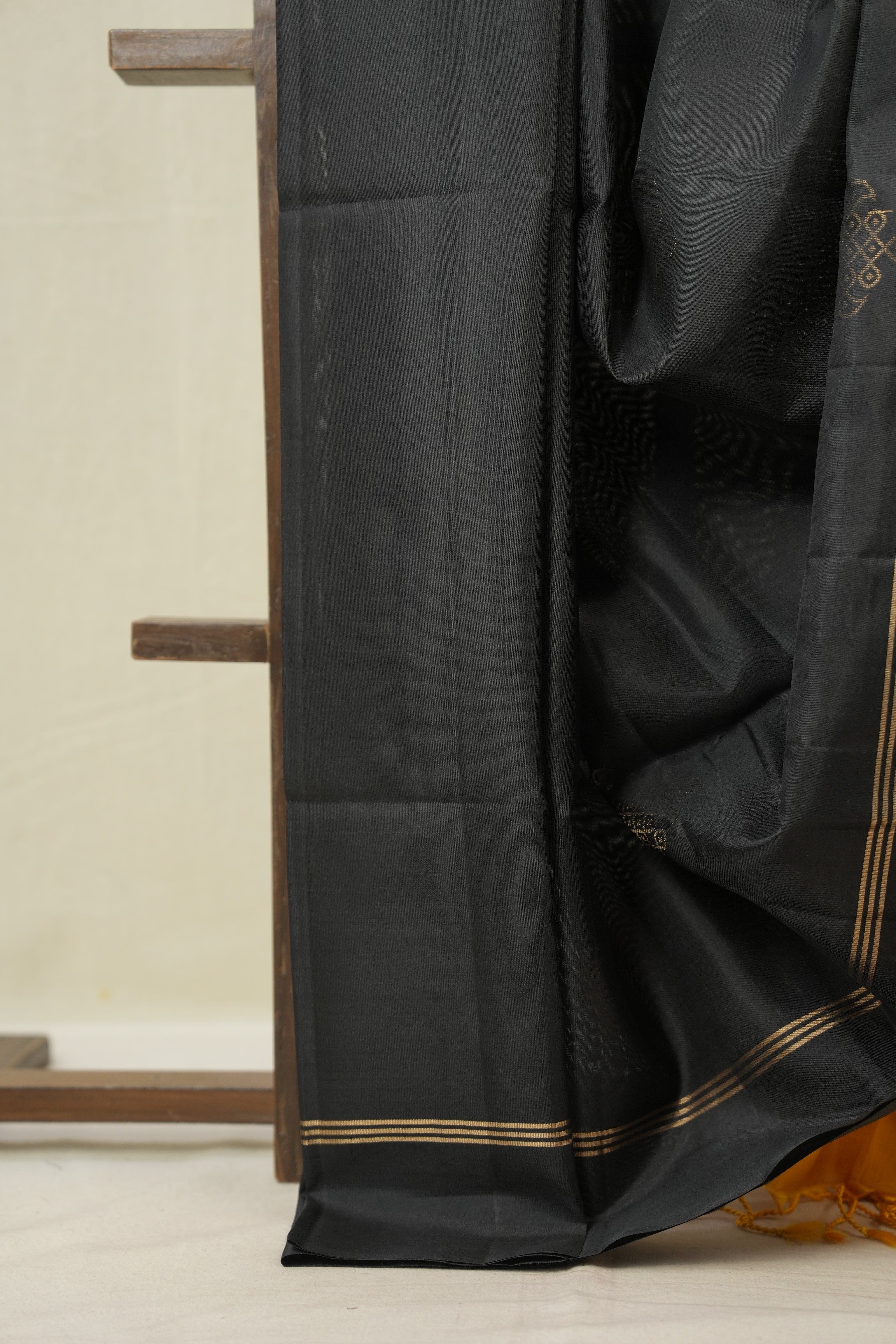 Black Soft Silk Saree - SRBSSS429