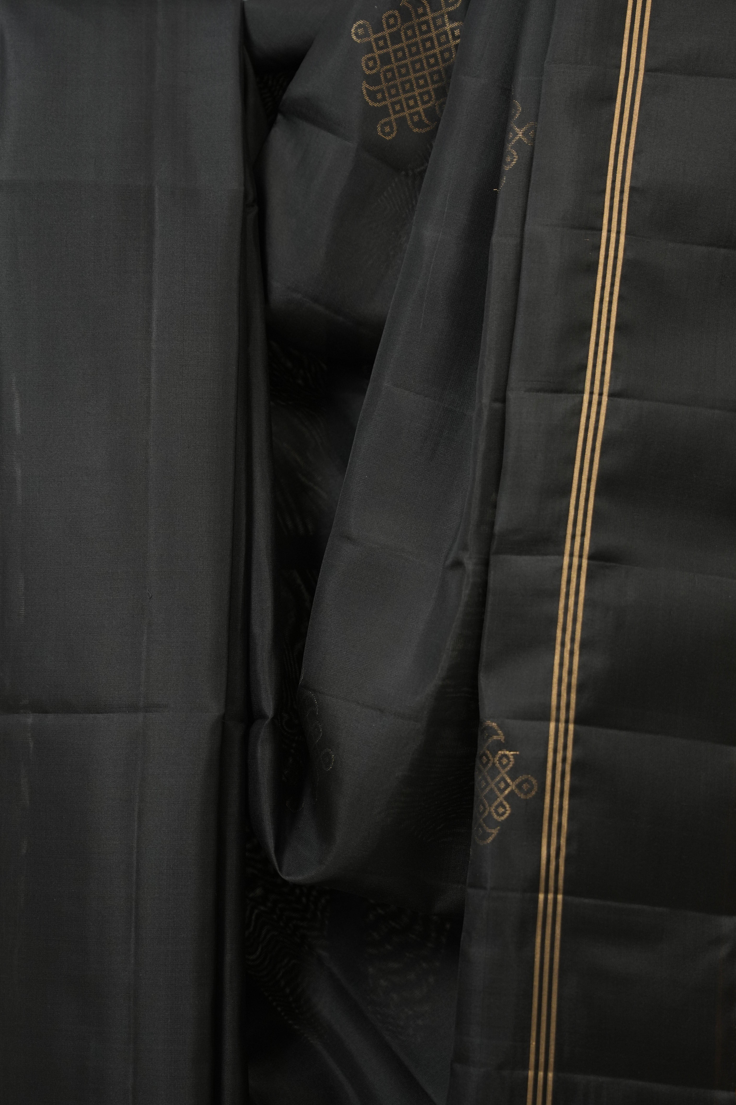 Black Soft Silk Saree - SRBSSS429