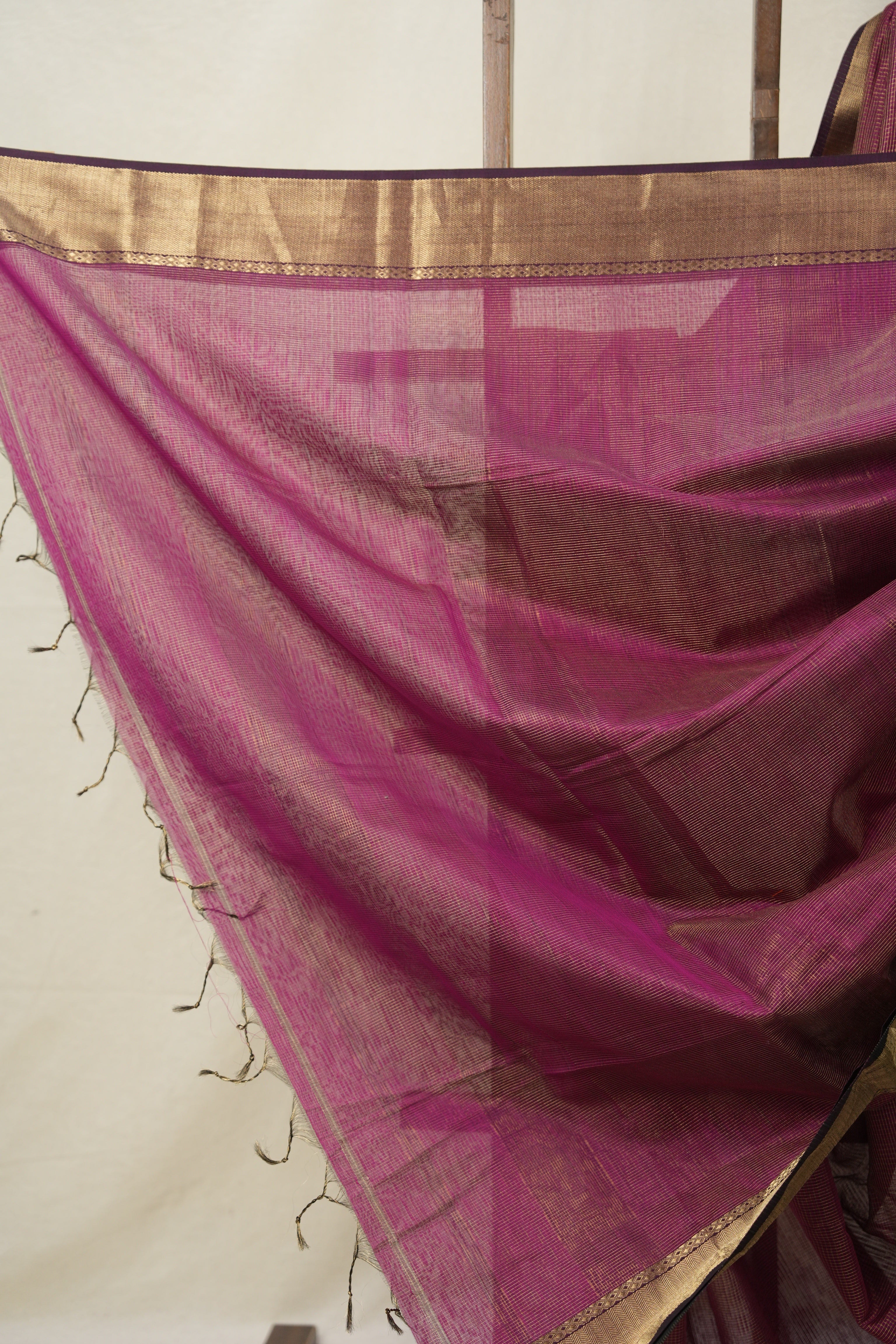 Magenta Maheshwari Tissue Saree - SRMMTS719