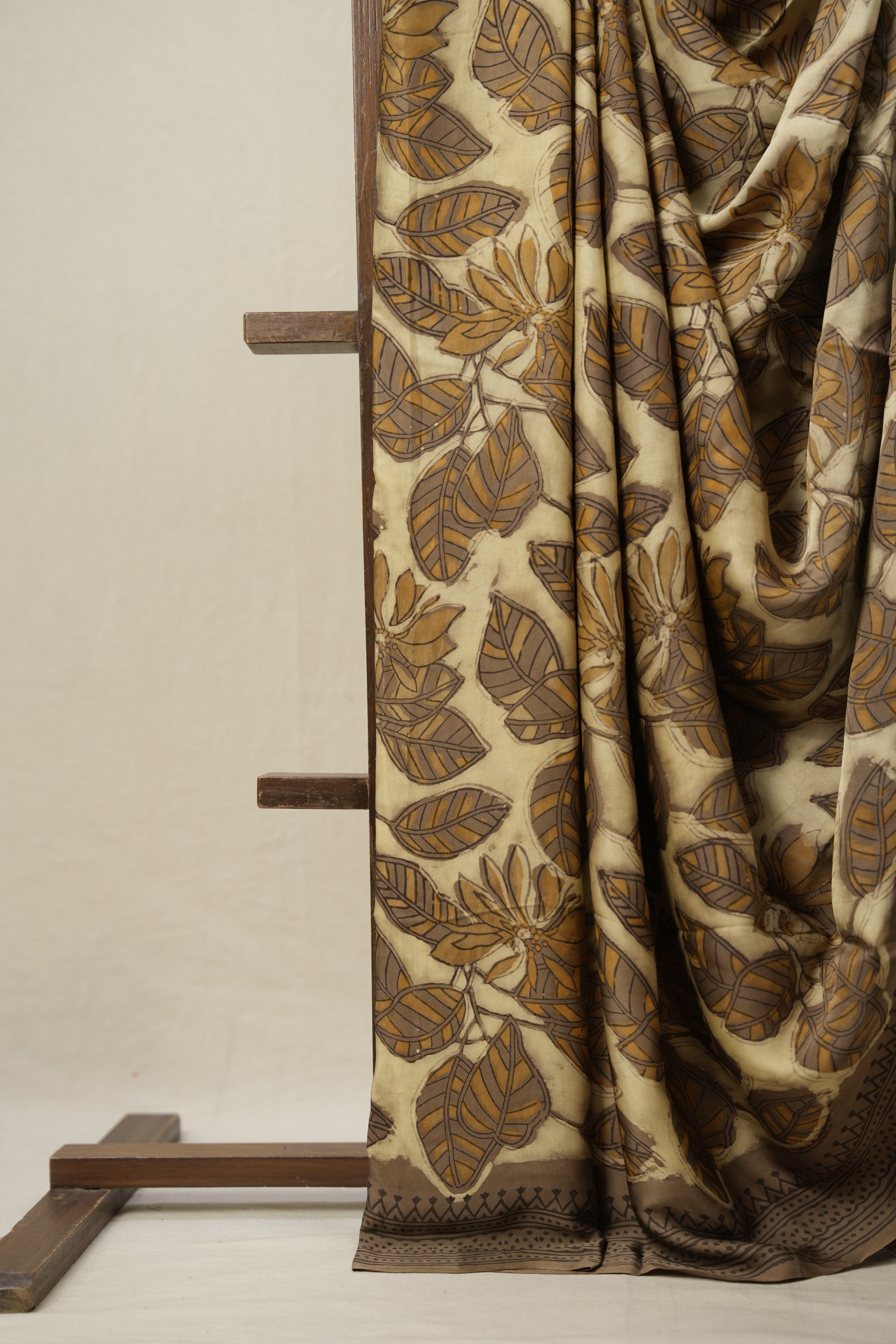 Cream HBP Modal Silk Saree - SRCMSS510