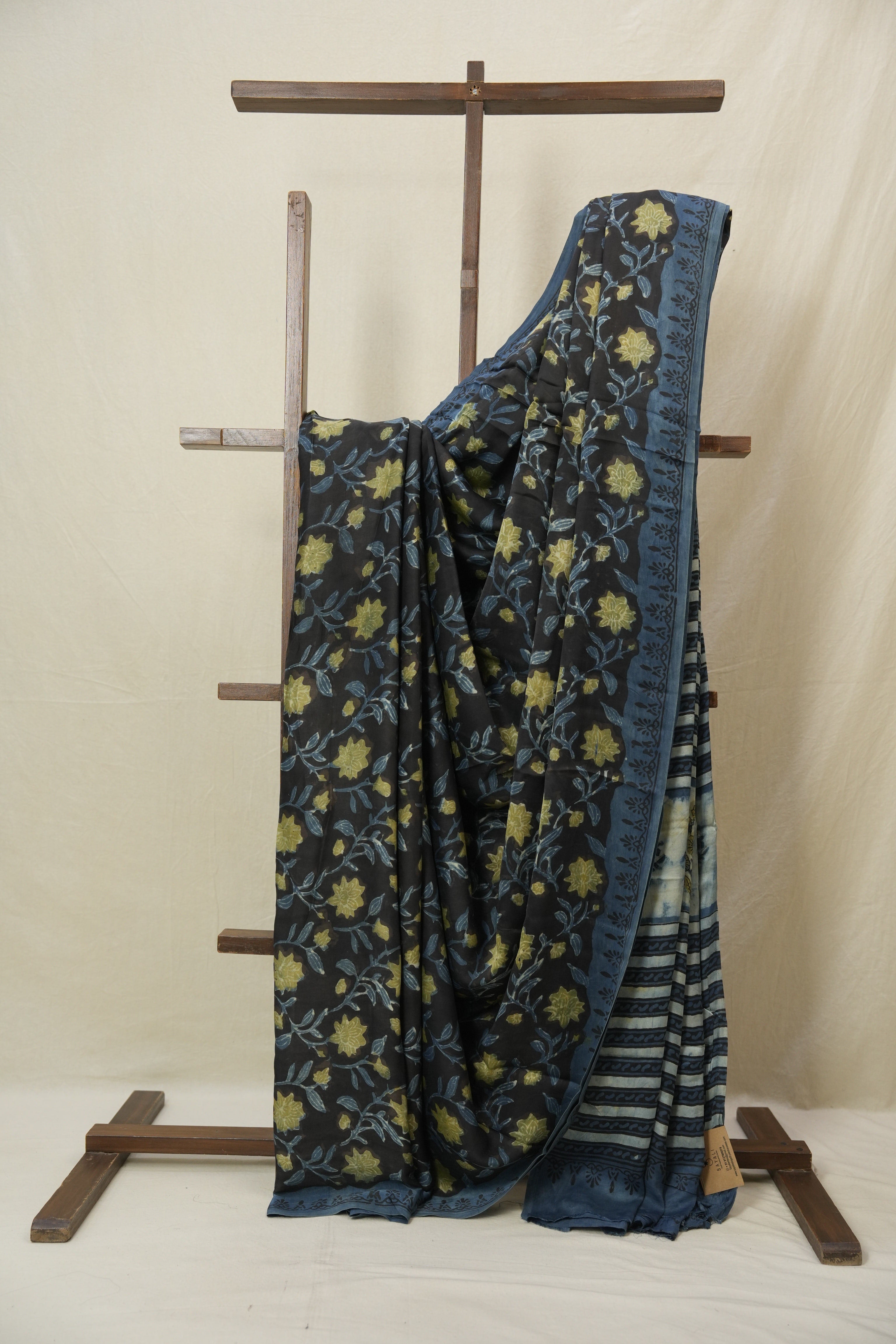 Black HBP Modal Silk Saree - SRBMSS576