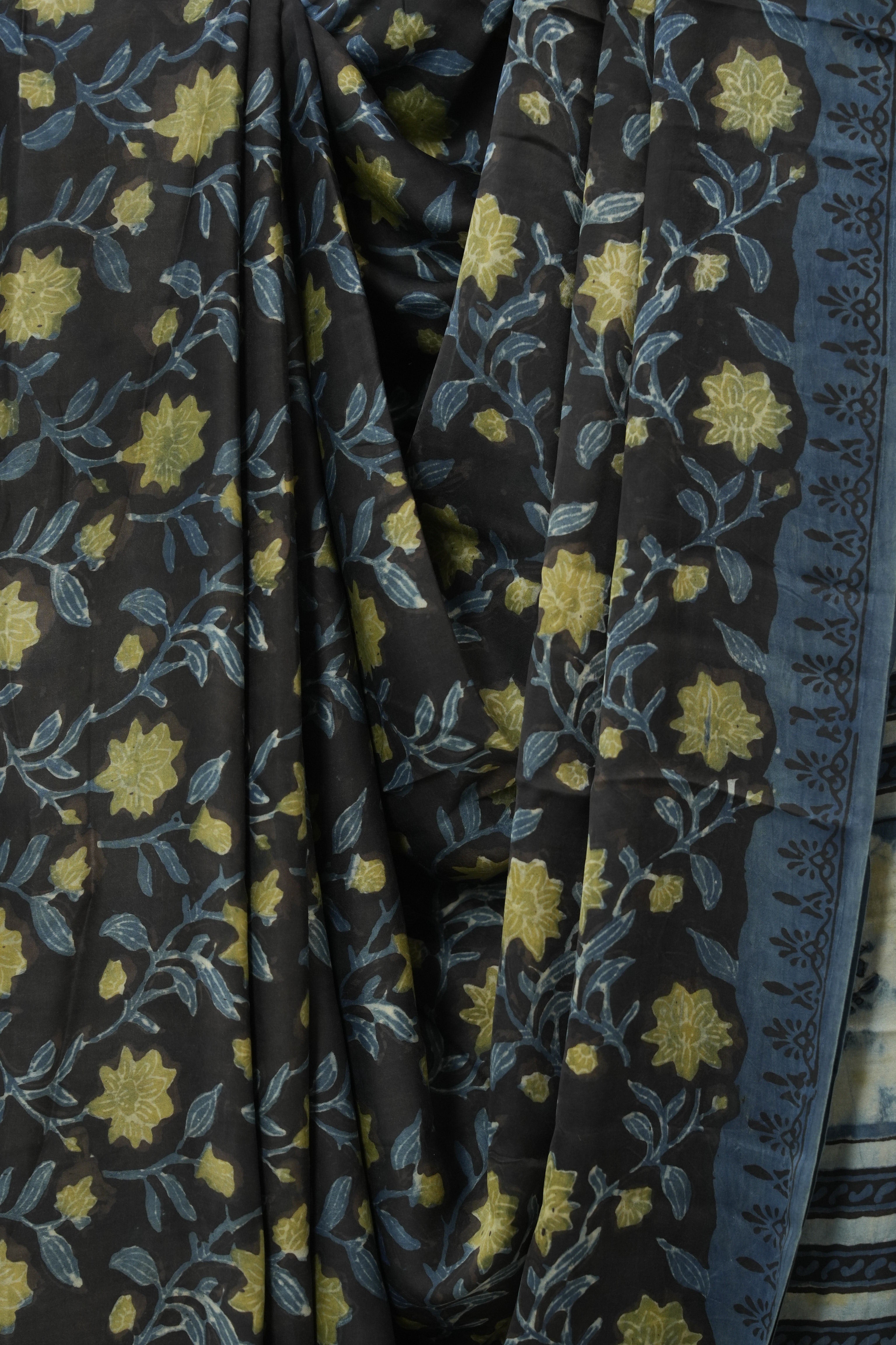 Black HBP Modal Silk Saree - SRBMSS576