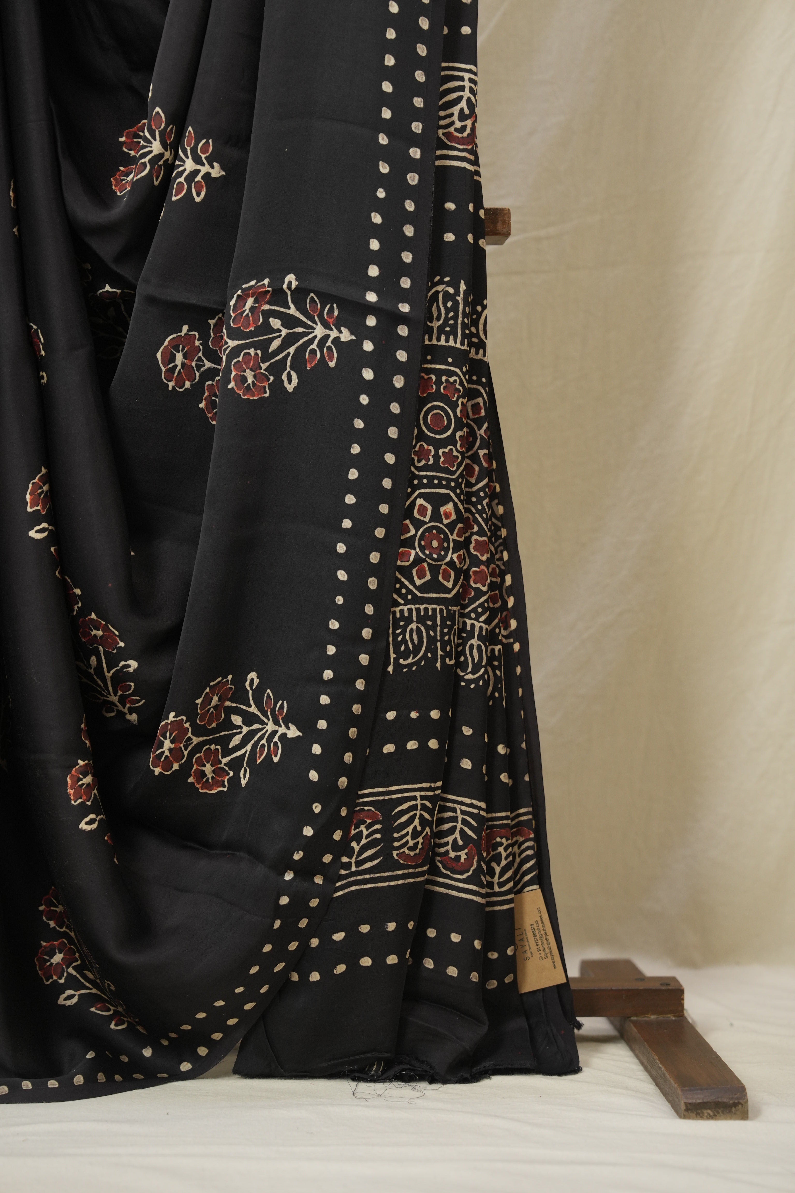 Black Floral Print HBP Modal Silk Saree - SRBFMSS574