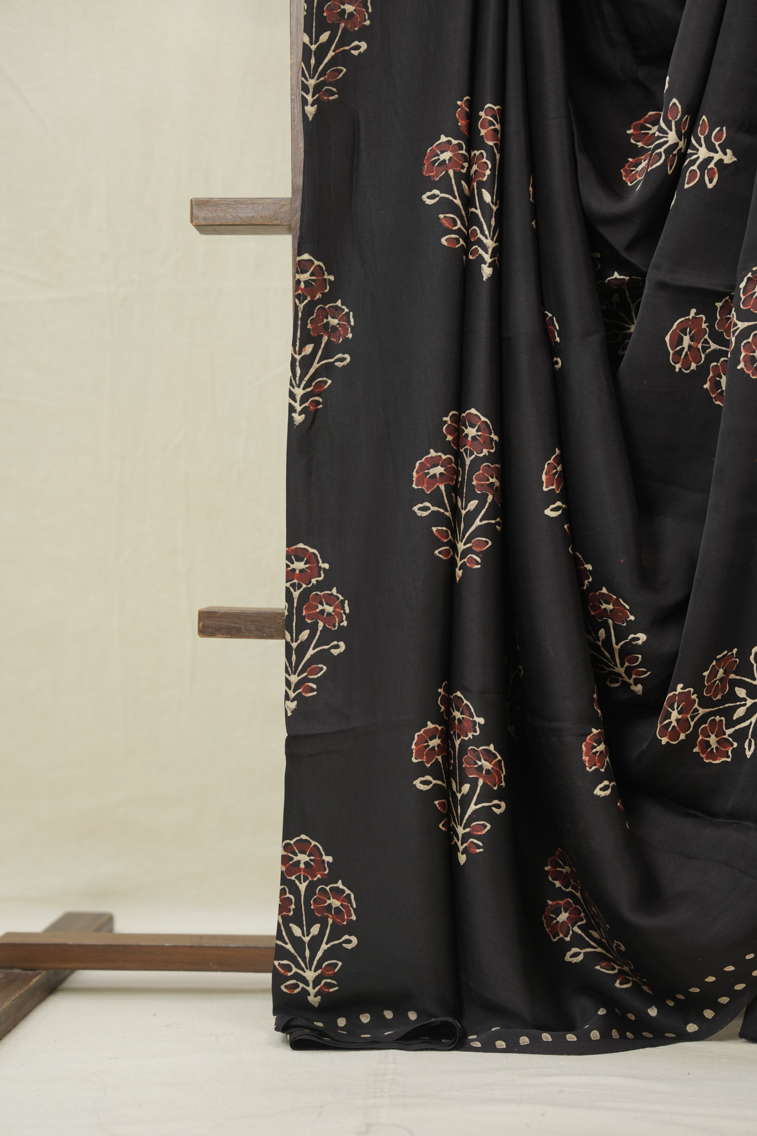Black Floral Print HBP Modal Silk Saree - SRBFMSS574