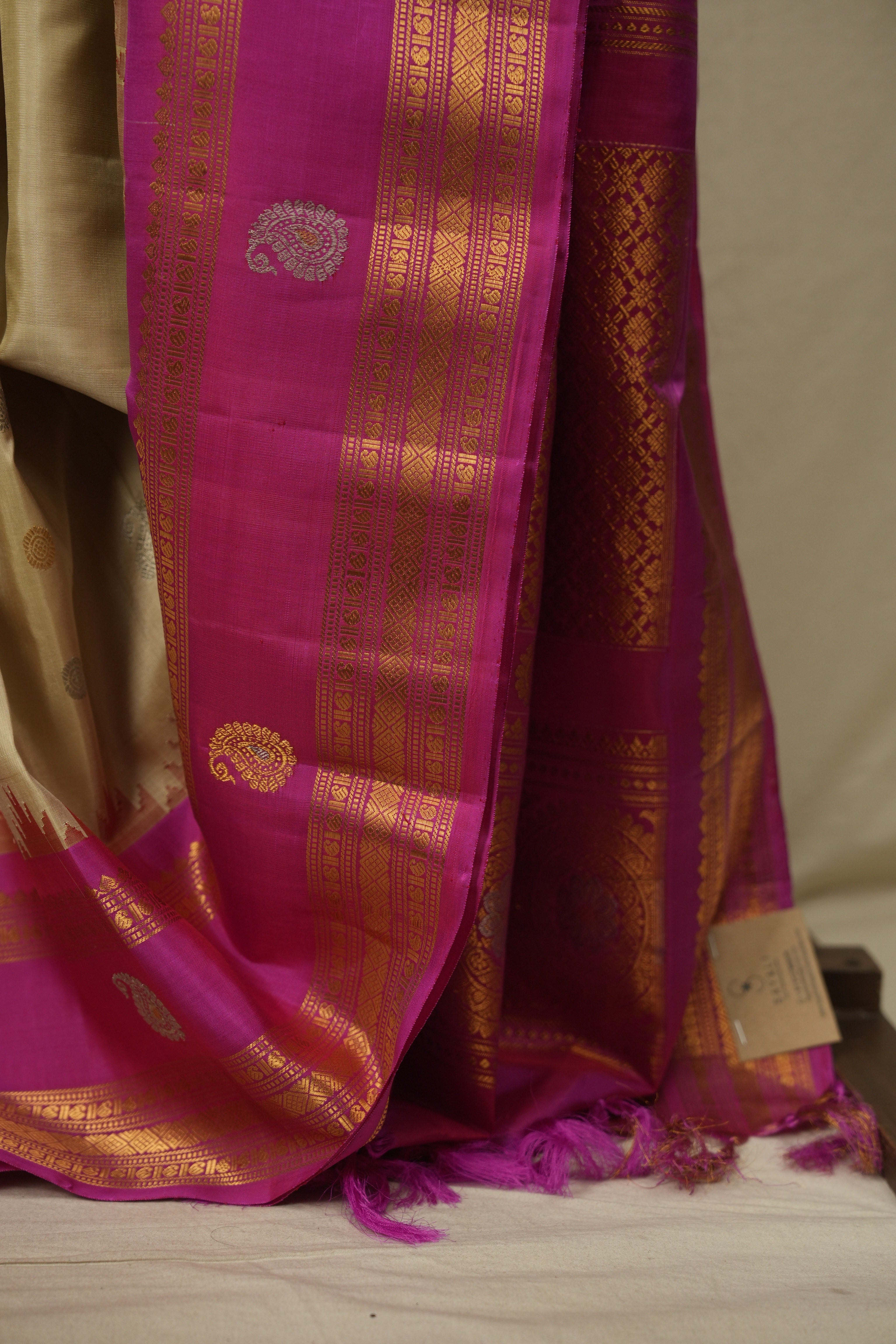 Beige Gadwal Silk Saree - SRBGSS663