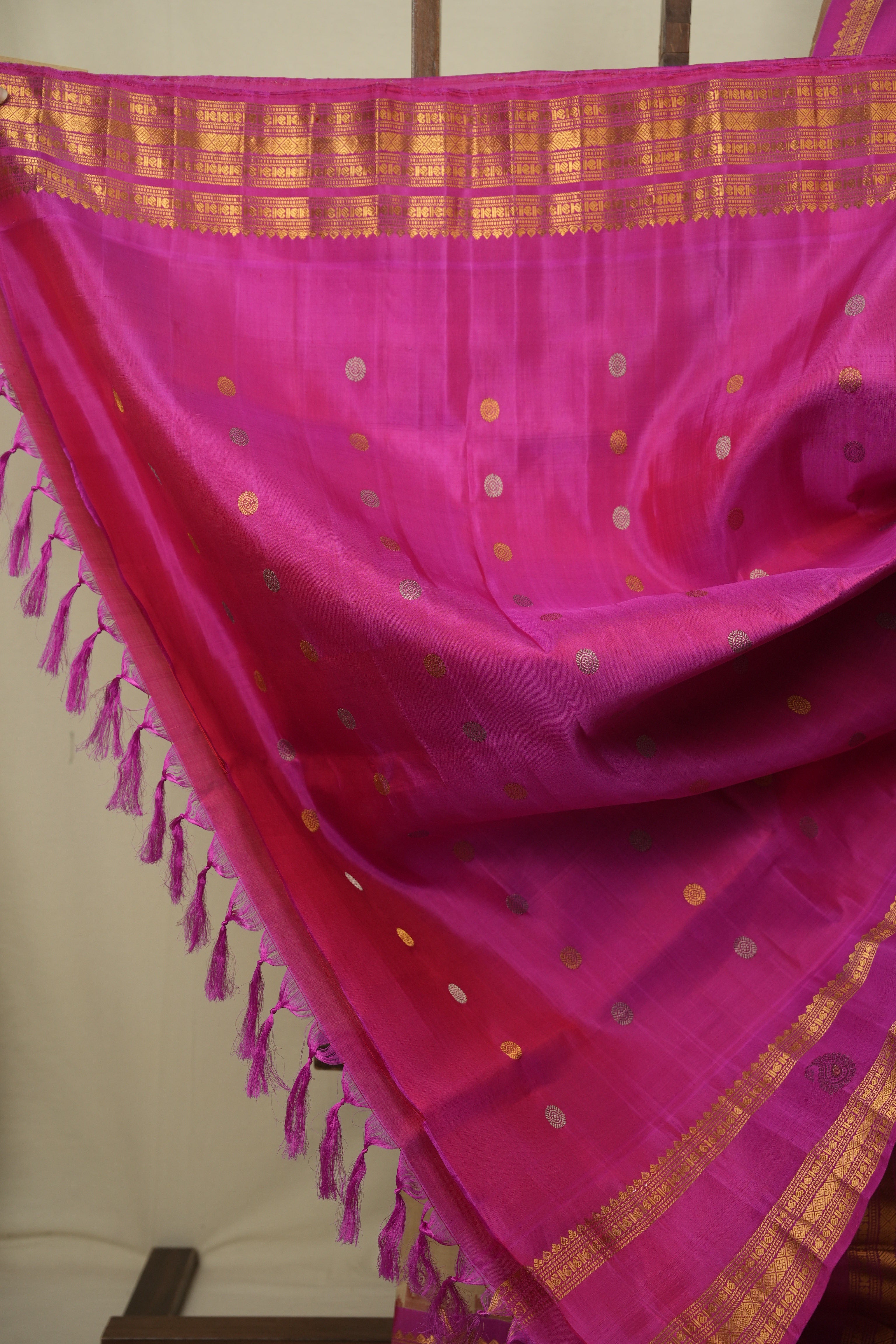 Beige Gadwal Silk Saree - SRBGSS663