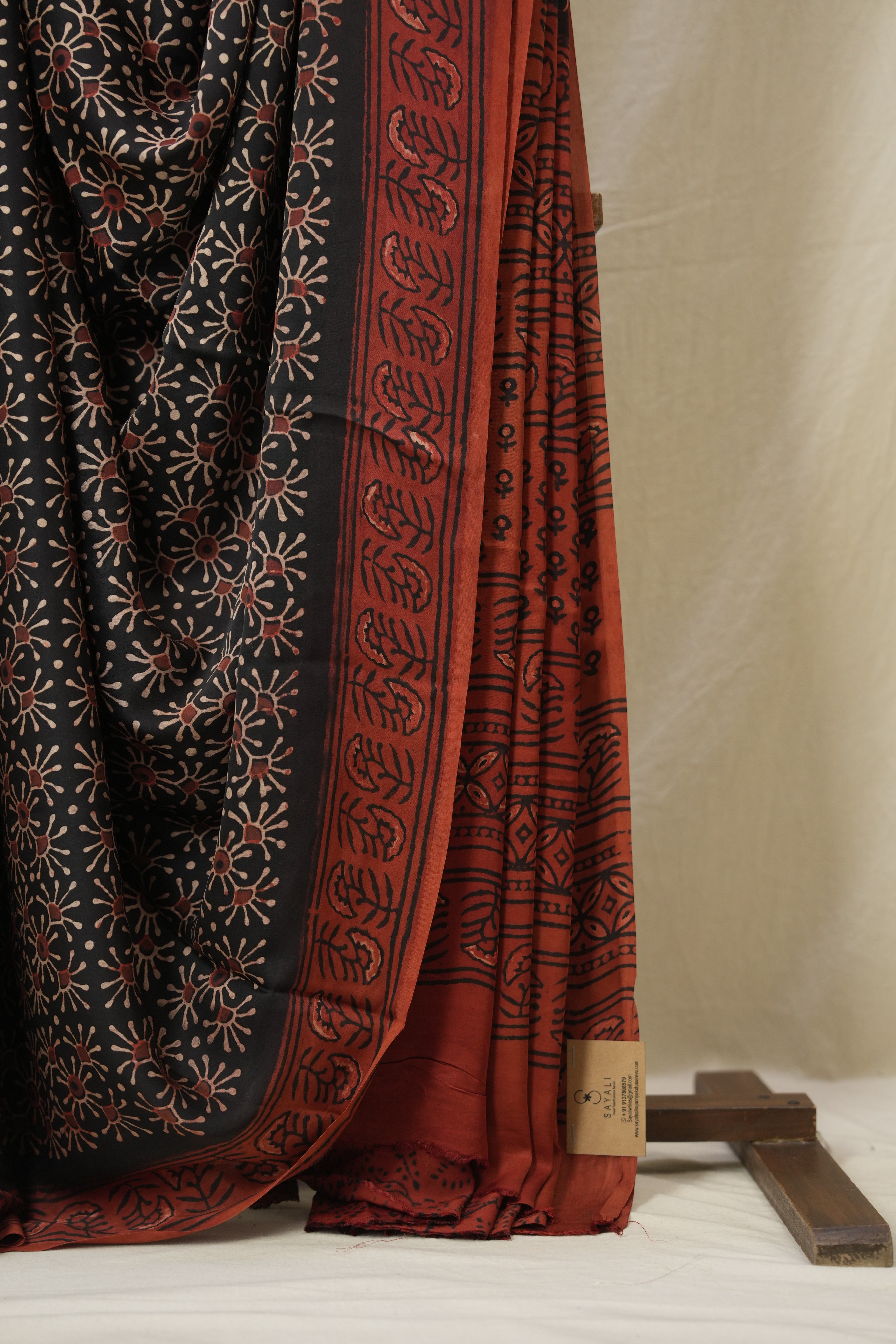 Black HBP Modal Silk Saree - SRBMSS572