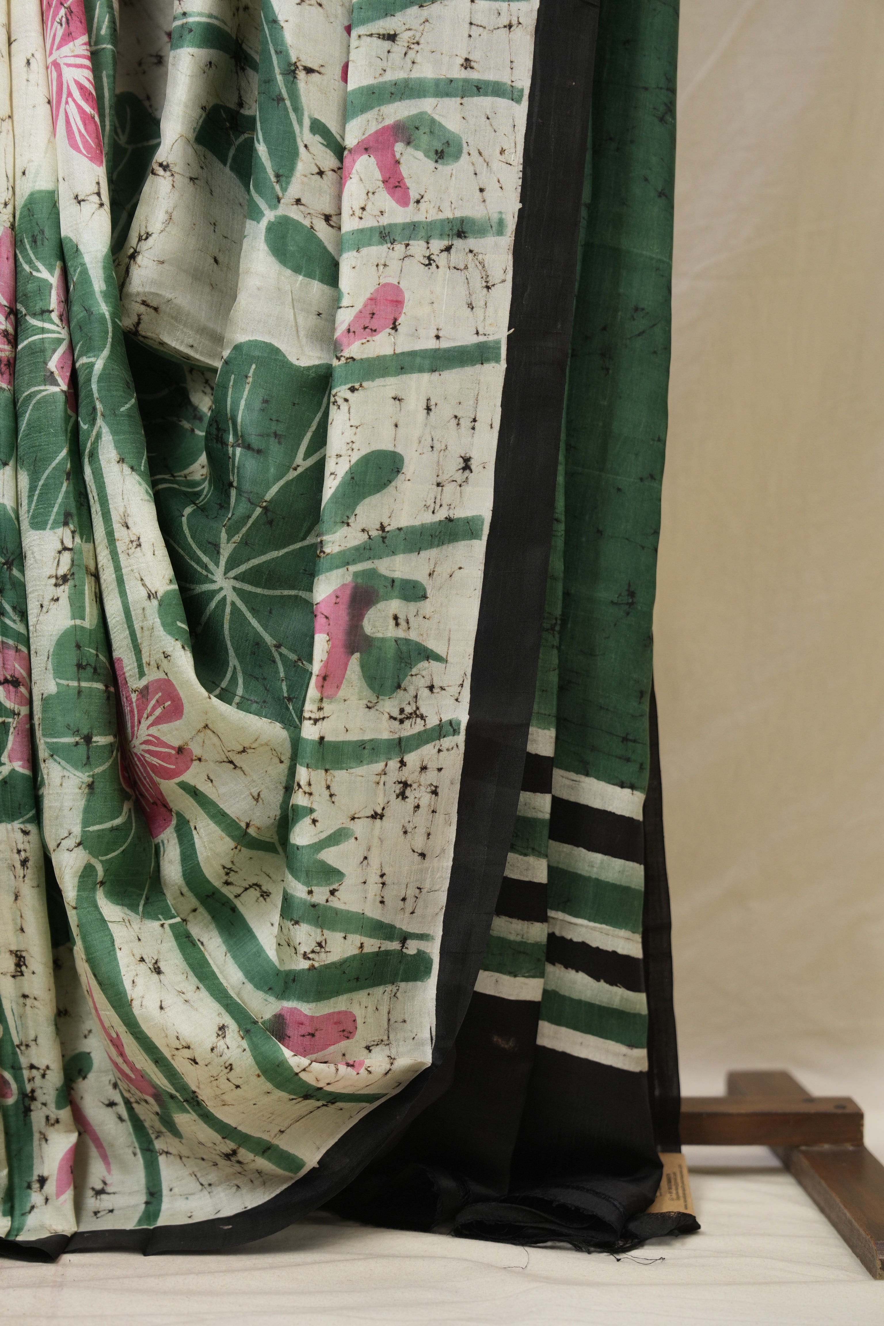 Cream Batik Printed Tussar Silk Saree - SRCPTSS045